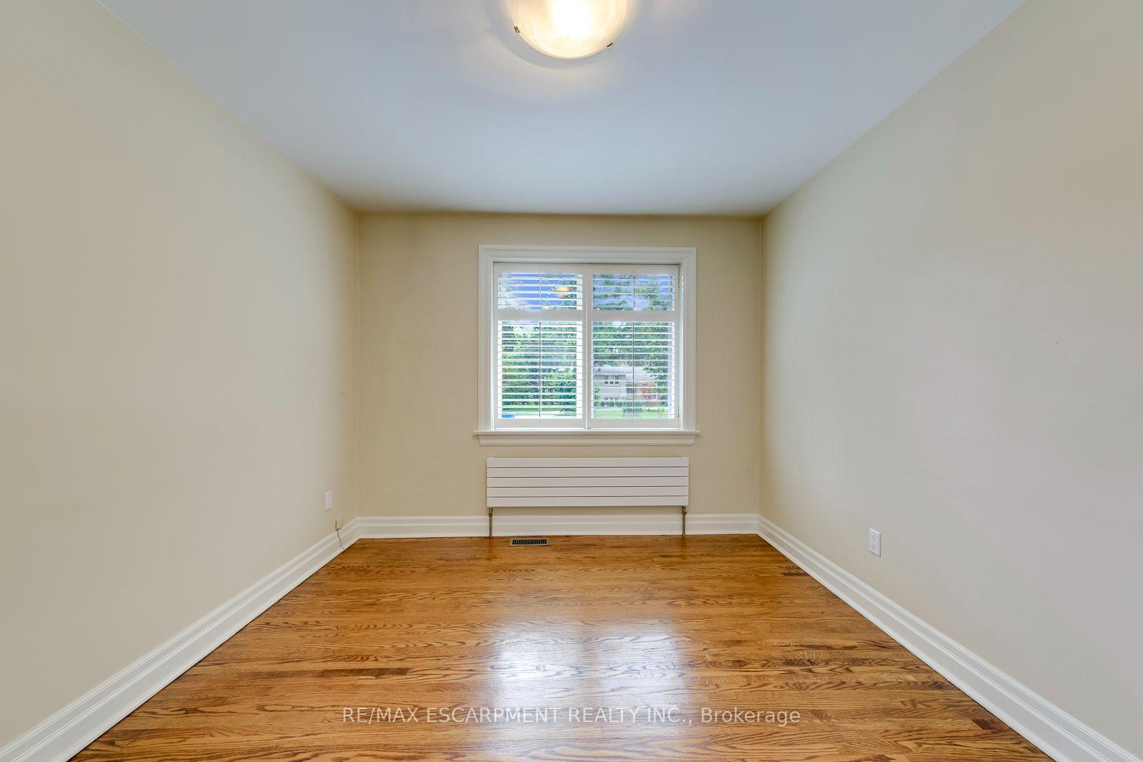 Photo 32 of 281 Pinehurst Drive, Oakville, Ford — HOMEH