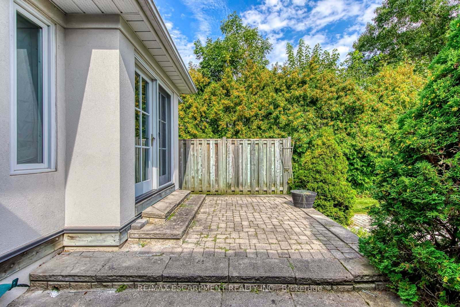 Photo 47 of 281 Pinehurst Drive, Oakville, Ford — HOMEH