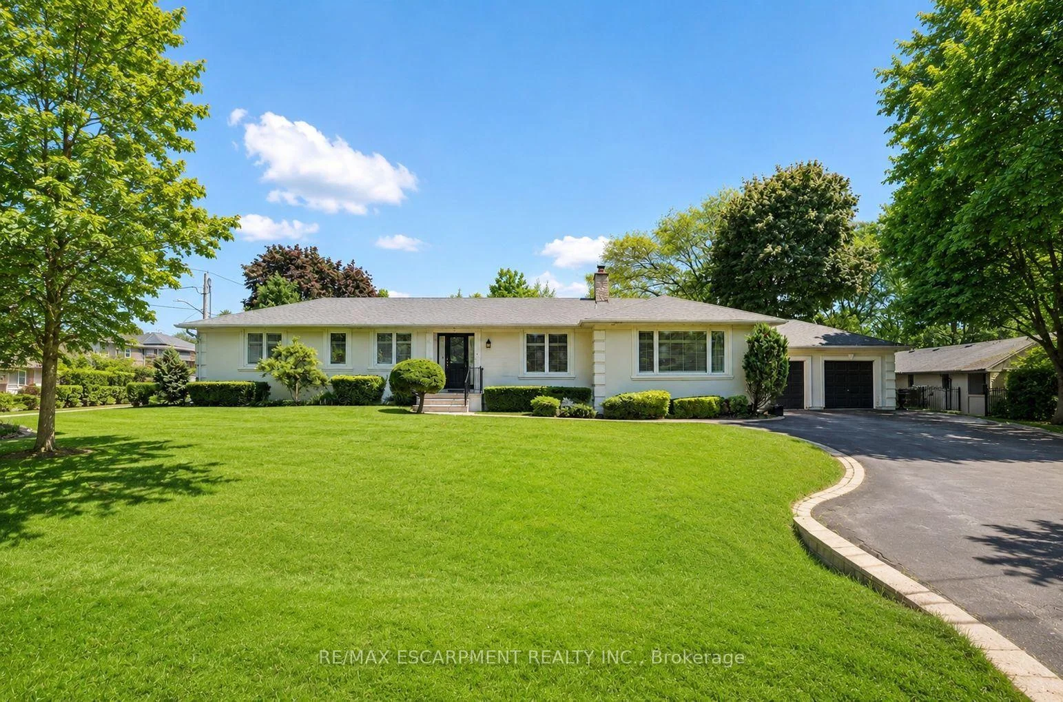 Photo 1 of 281 Pinehurst Drive, Oakville, Ford — HOMEH