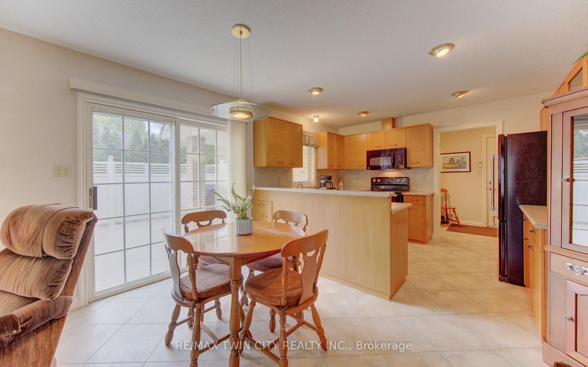 Photo 13 of 298 Roxton Drive, Waterloo, Upper Beechwood — HOMEH