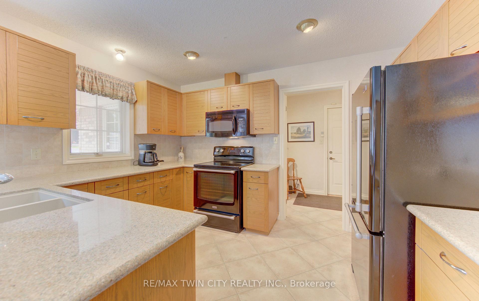 Photo 15 of 298 Roxton Drive, Waterloo, Upper Beechwood — HOMEH
