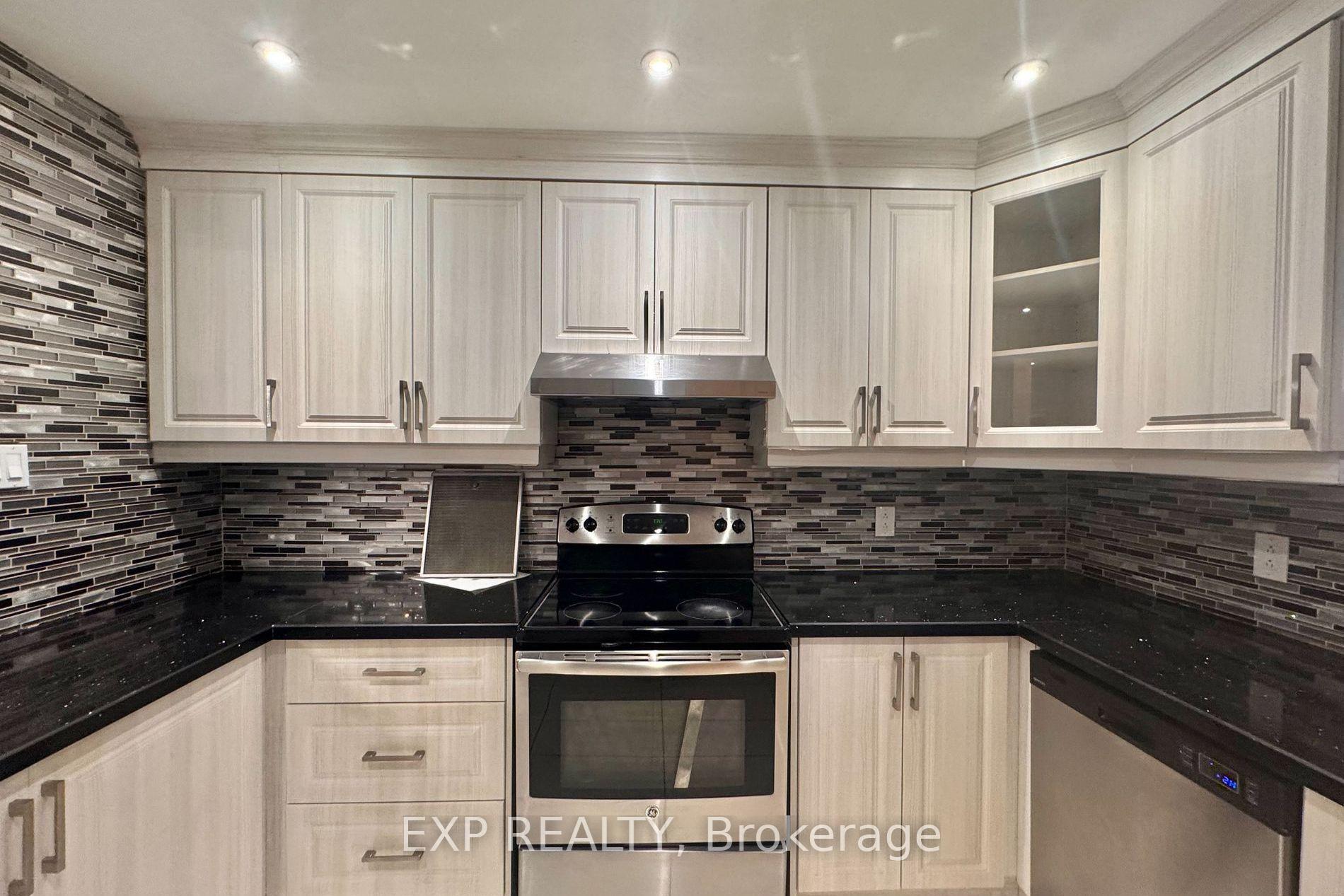 Photo 5 of 69 Hollyhedge Drive, Scarborough, Bendale — HOMEH