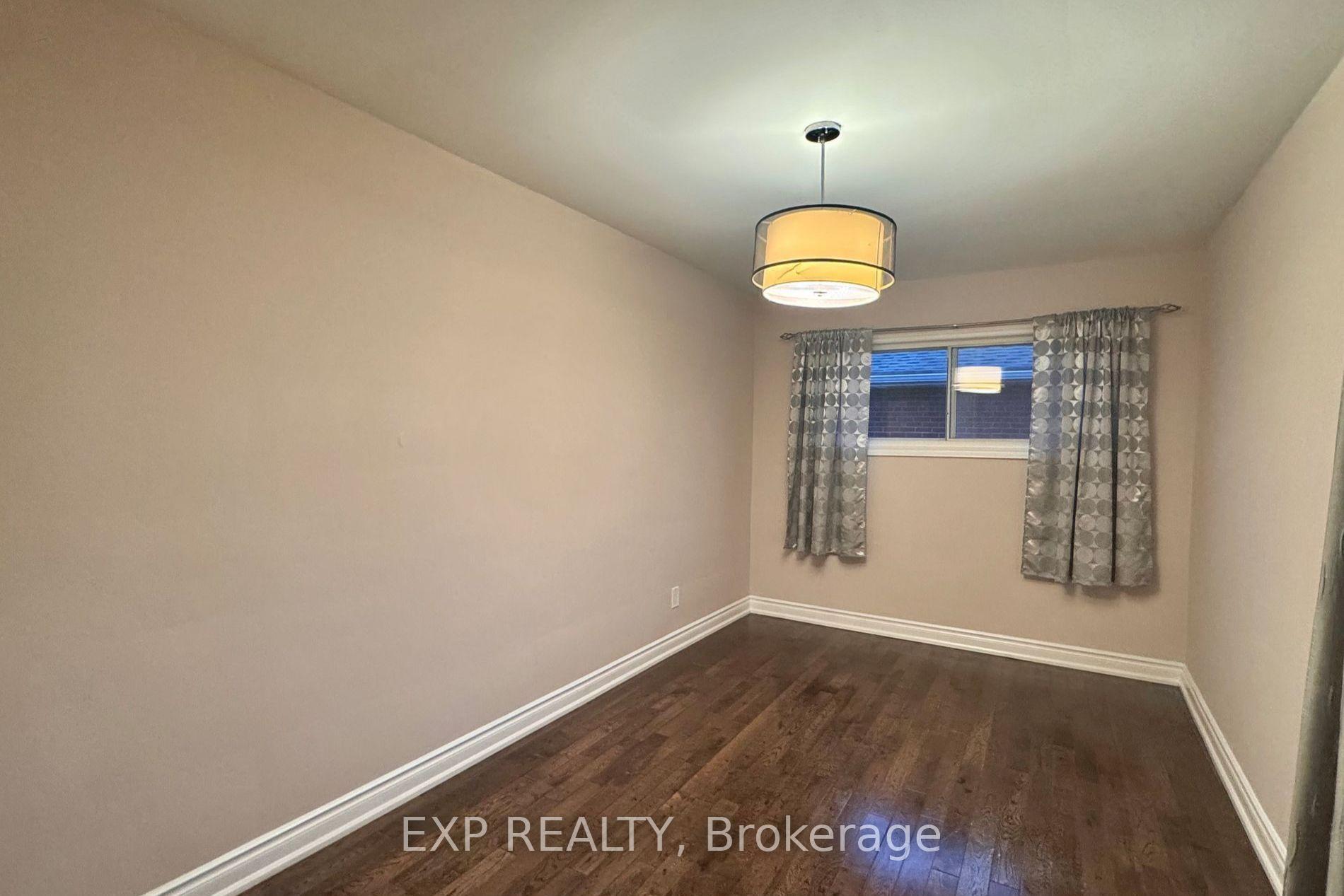 Photo 8 of 69 Hollyhedge Drive, Scarborough, Bendale — HOMEH
