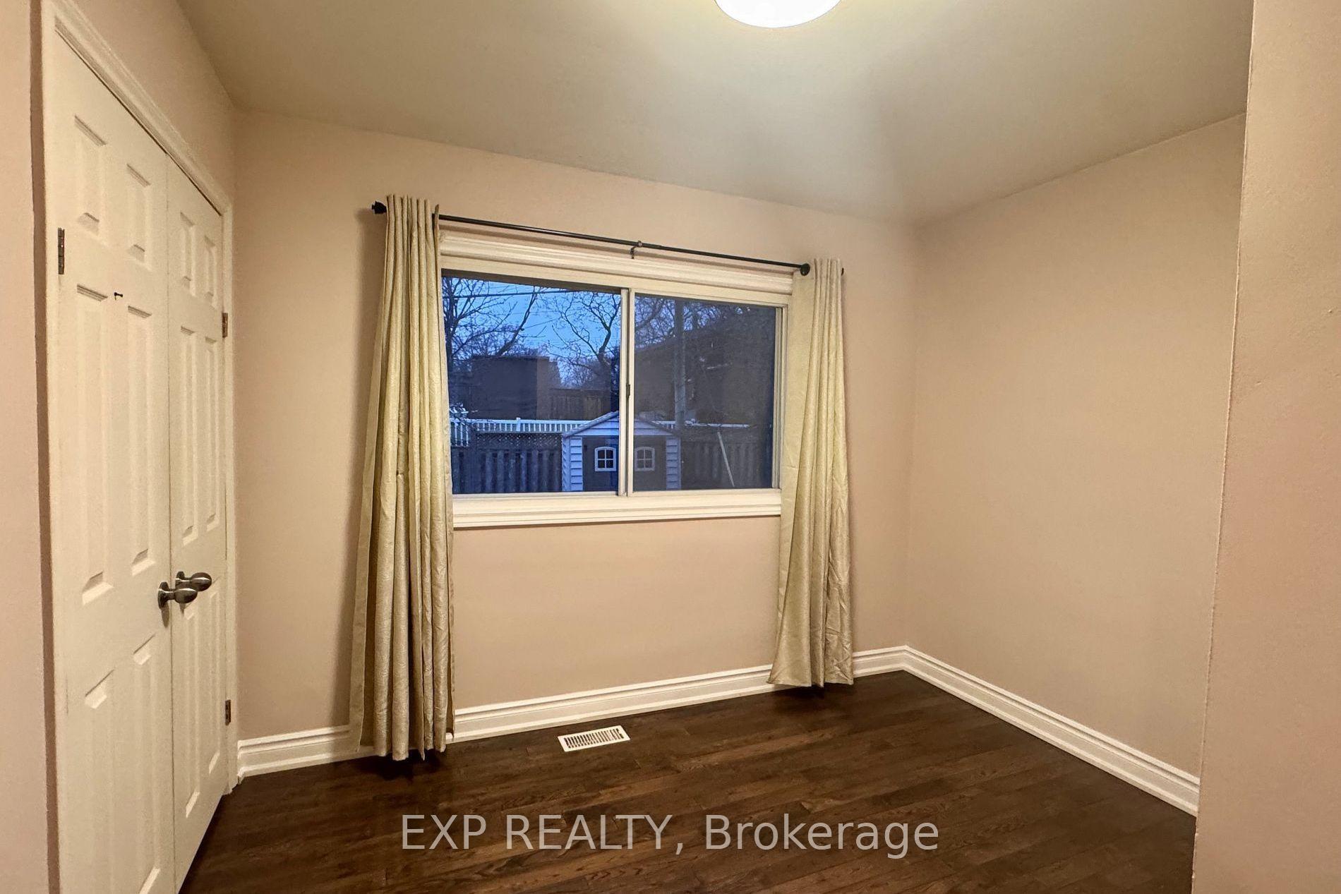 Photo 9 of 69 Hollyhedge Drive, Scarborough, Bendale — HOMEH