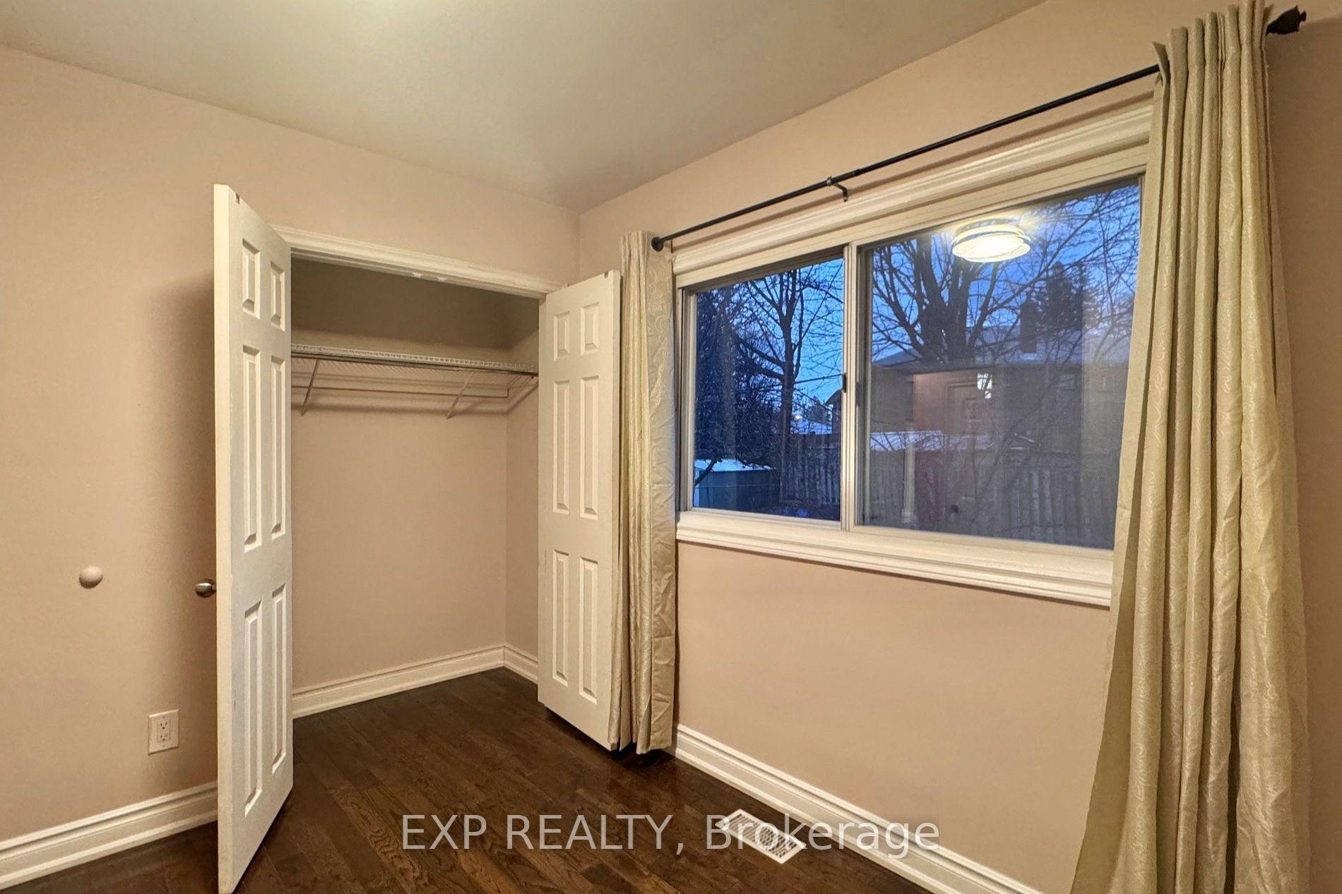 Photo 10 of 69 Hollyhedge Drive, Scarborough, Bendale — HOMEH