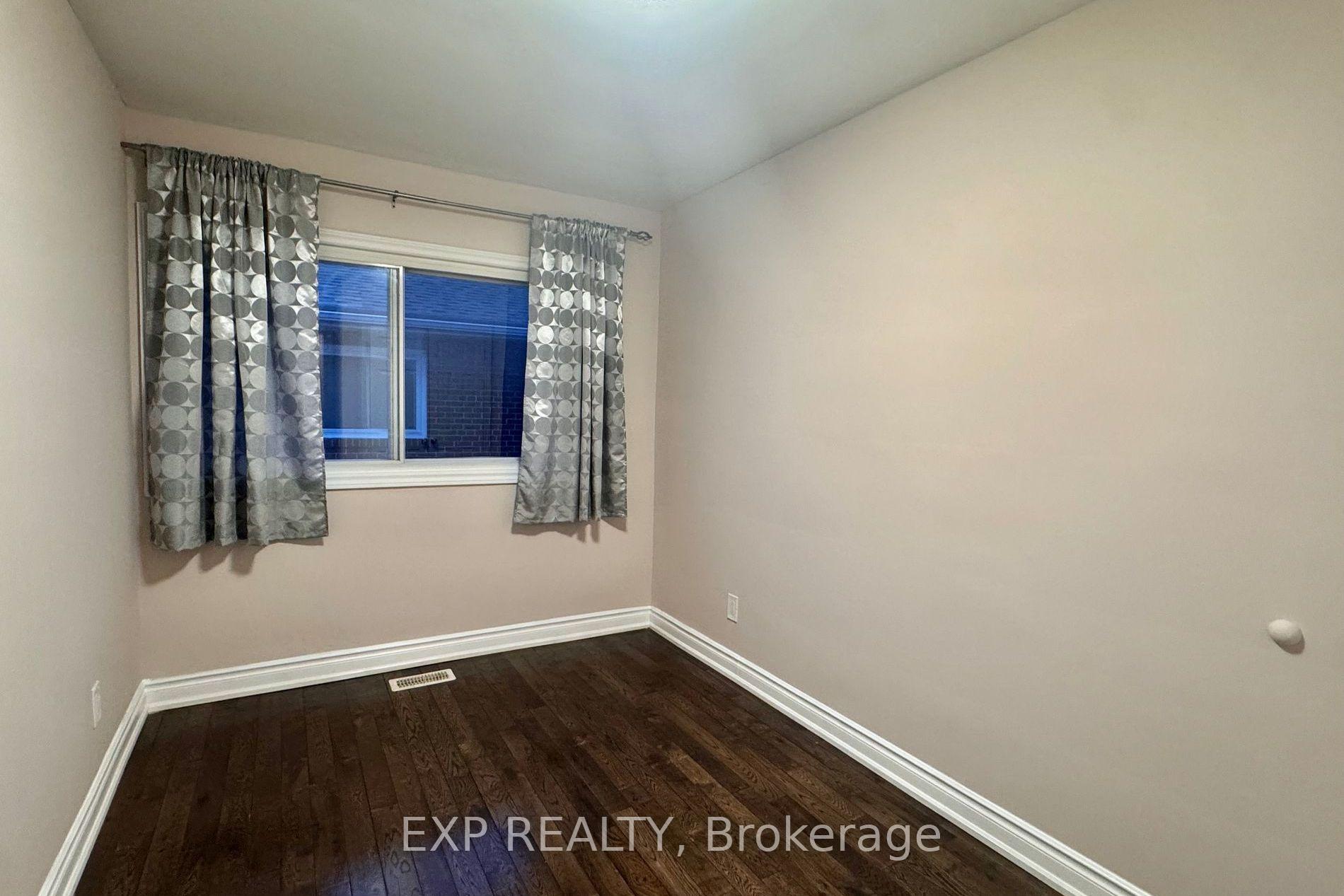 Photo 12 of 69 Hollyhedge Drive, Scarborough, Bendale — HOMEH