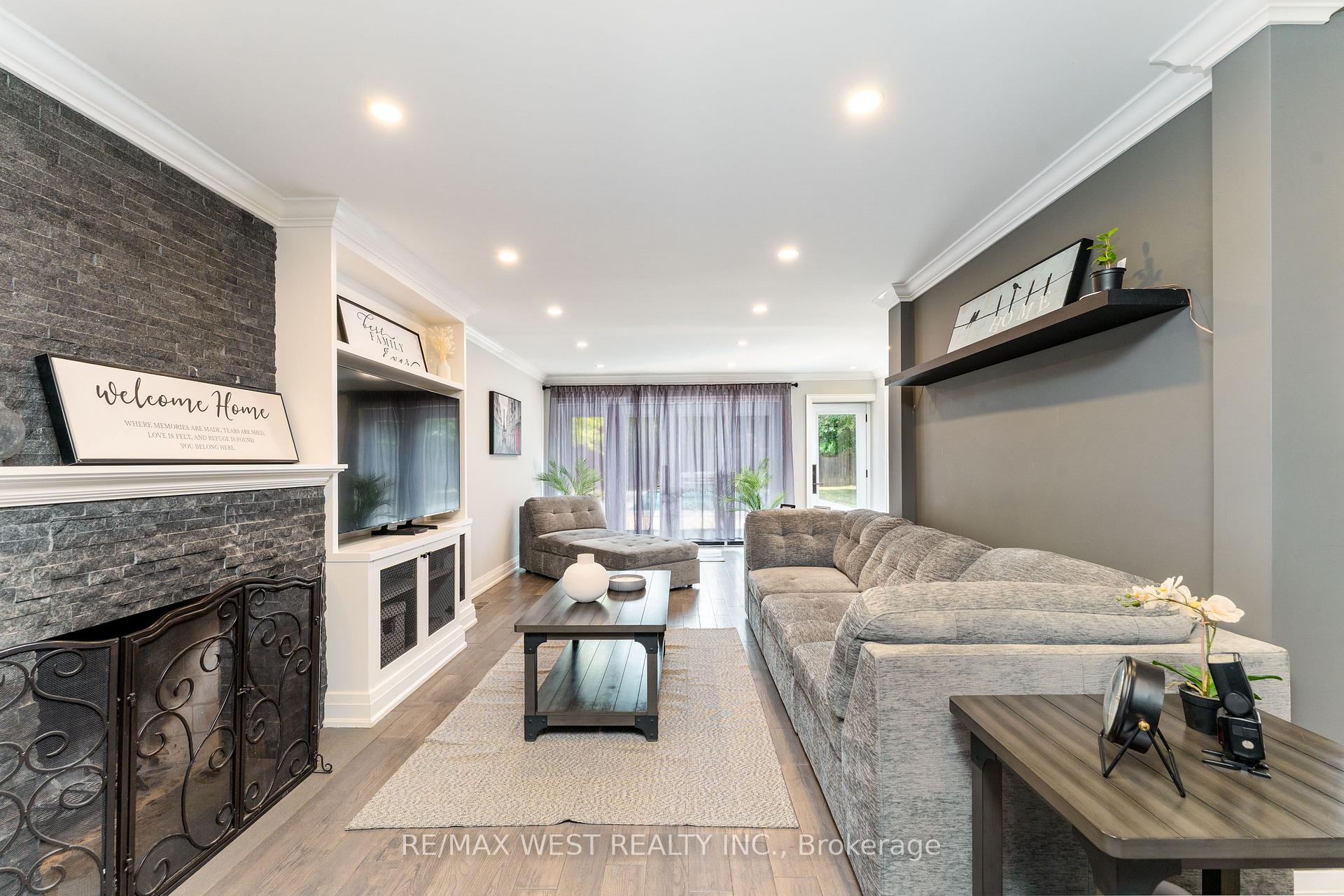 Photo 8 of 139 Redgrave Drive, Etobicoke, Willowridge-Martingrove-Richview — HOMEH