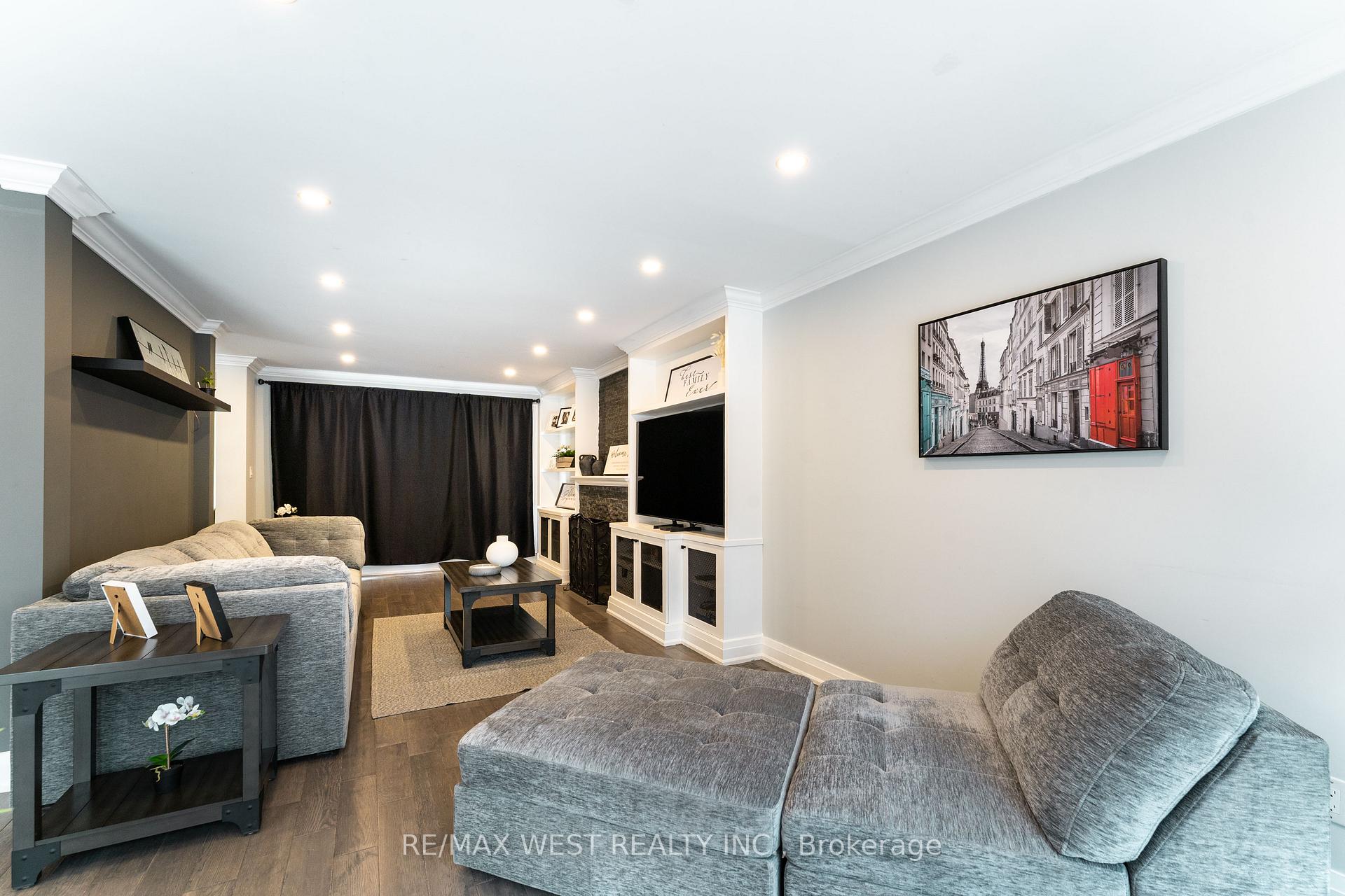 Photo 10 of 139 Redgrave Drive, Etobicoke, Willowridge-Martingrove-Richview — HOMEH