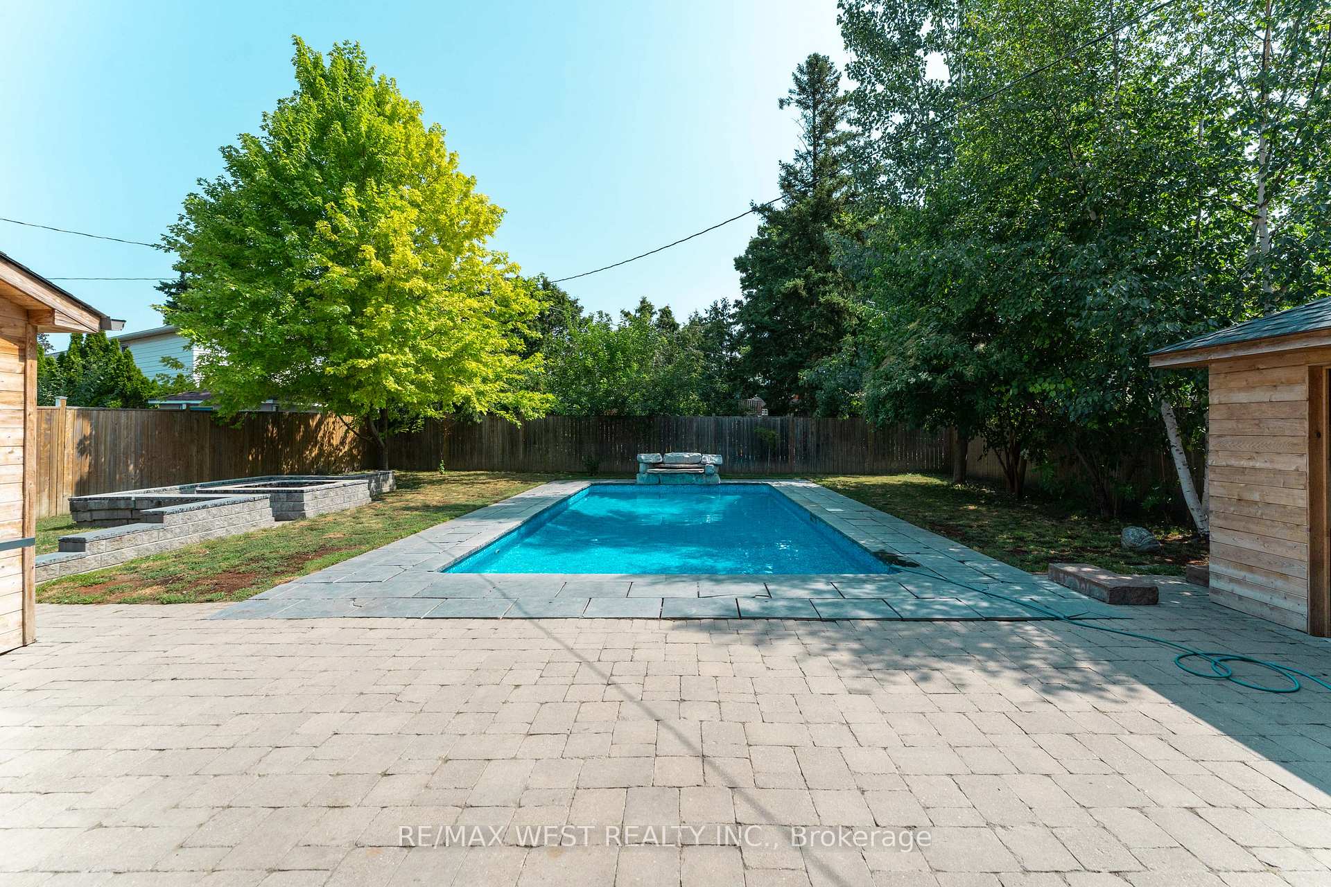 Photo 19 of 139 Redgrave Drive, Etobicoke, Willowridge-Martingrove-Richview — HOMEH
