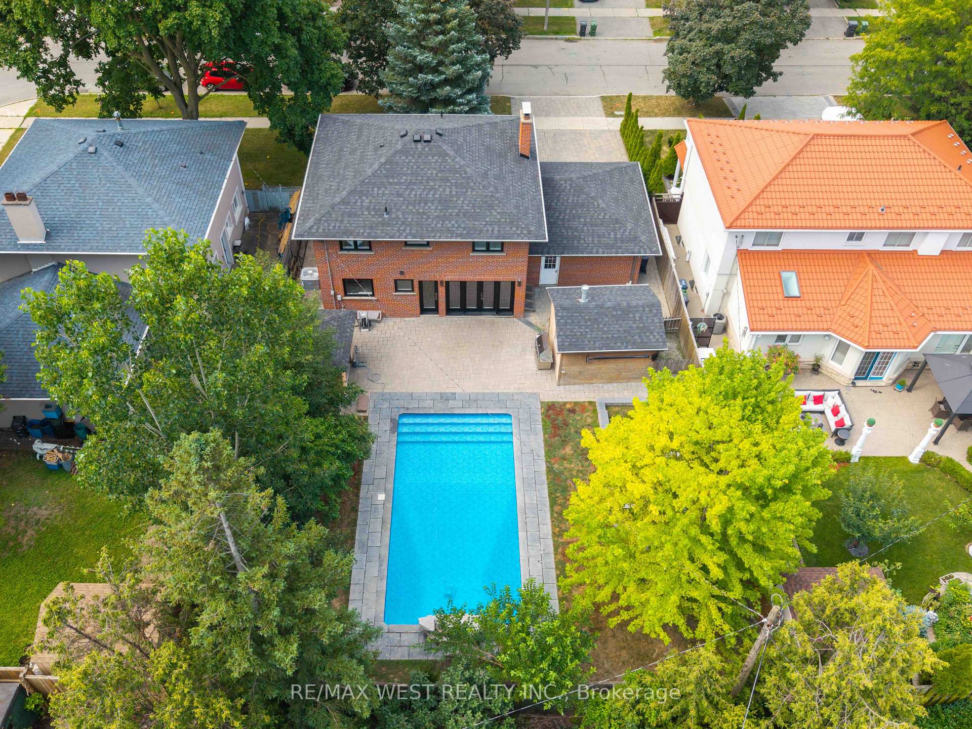 Photo 24 of 139 Redgrave Drive, Etobicoke, Willowridge-Martingrove-Richview — HOMEH