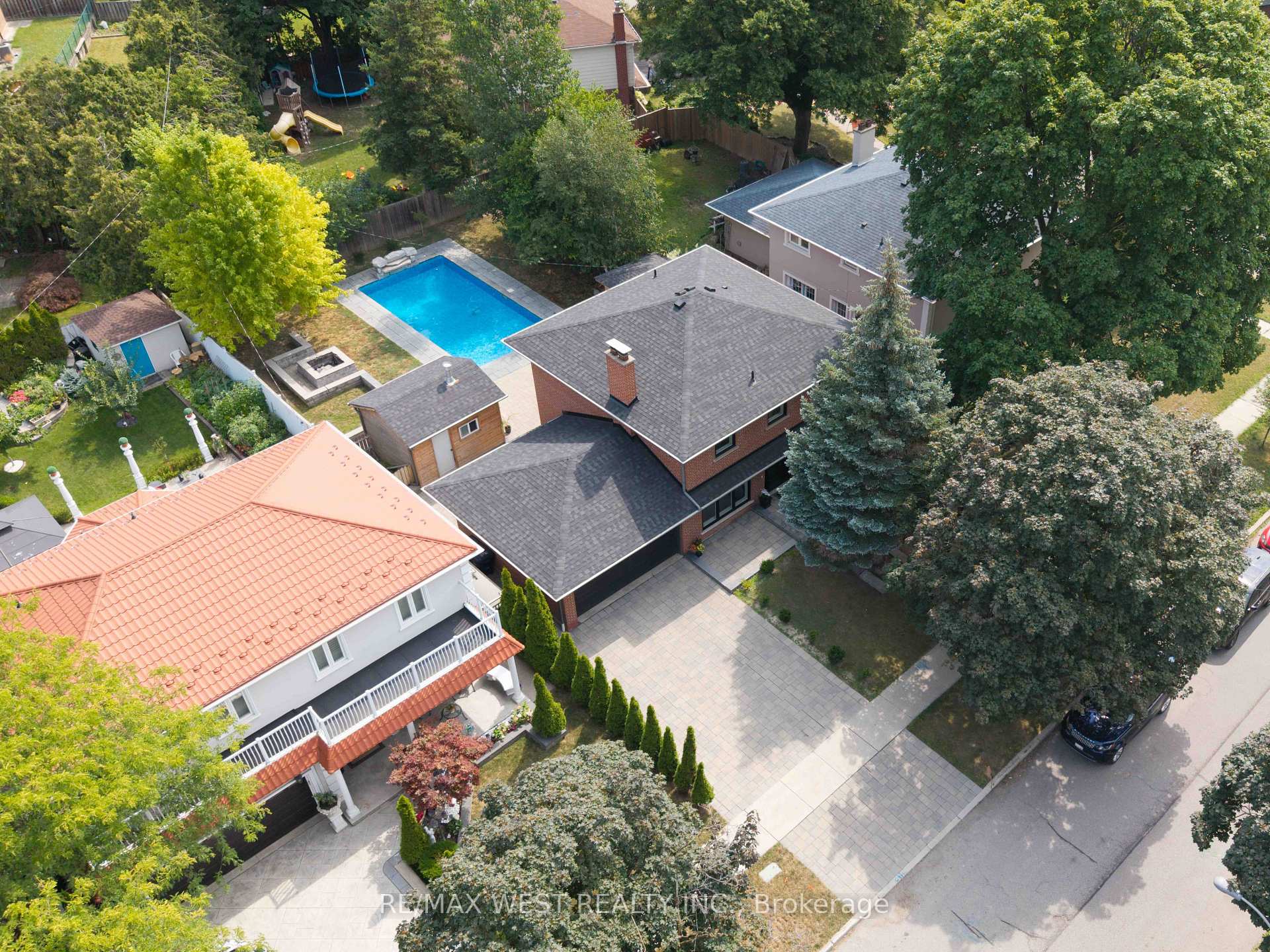 Photo 26 of 139 Redgrave Drive, Etobicoke, Willowridge-Martingrove-Richview — HOMEH
