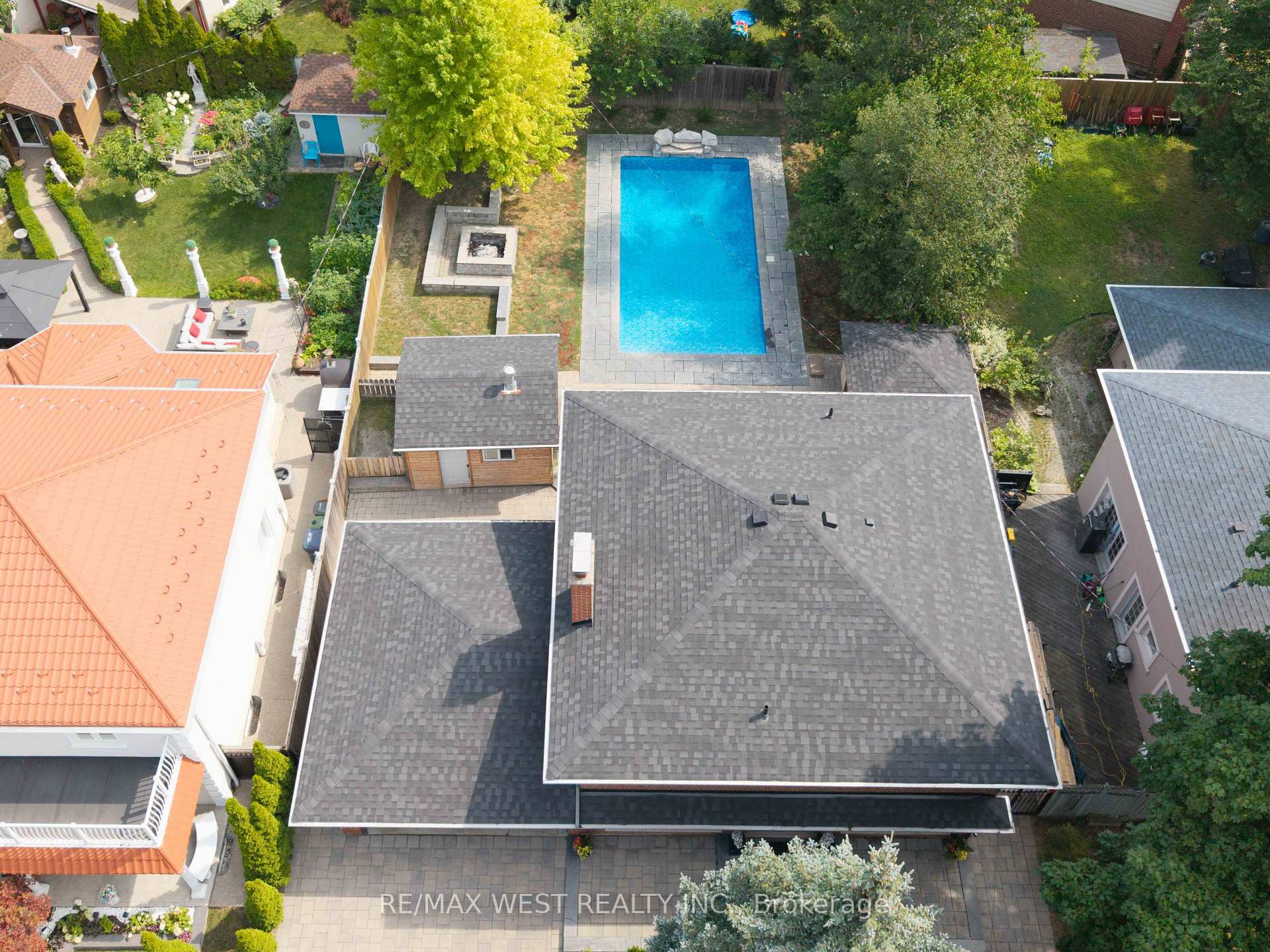 Photo 27 of 139 Redgrave Drive, Etobicoke, Willowridge-Martingrove-Richview — HOMEH