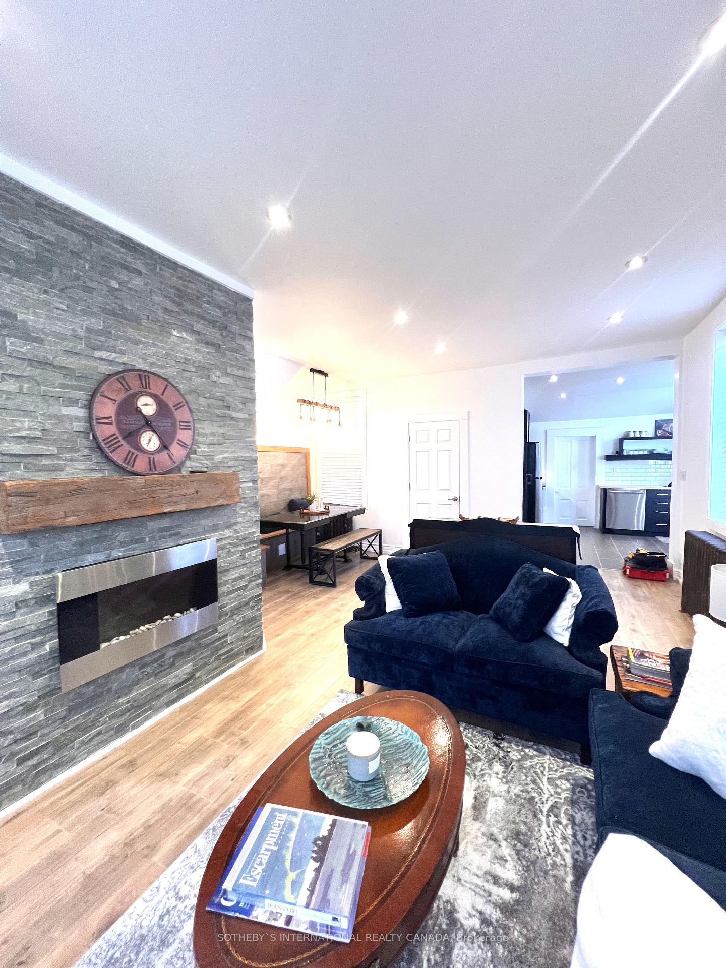 Photo 8 of 22 St. Paul Street, Collingwood — HOMEH