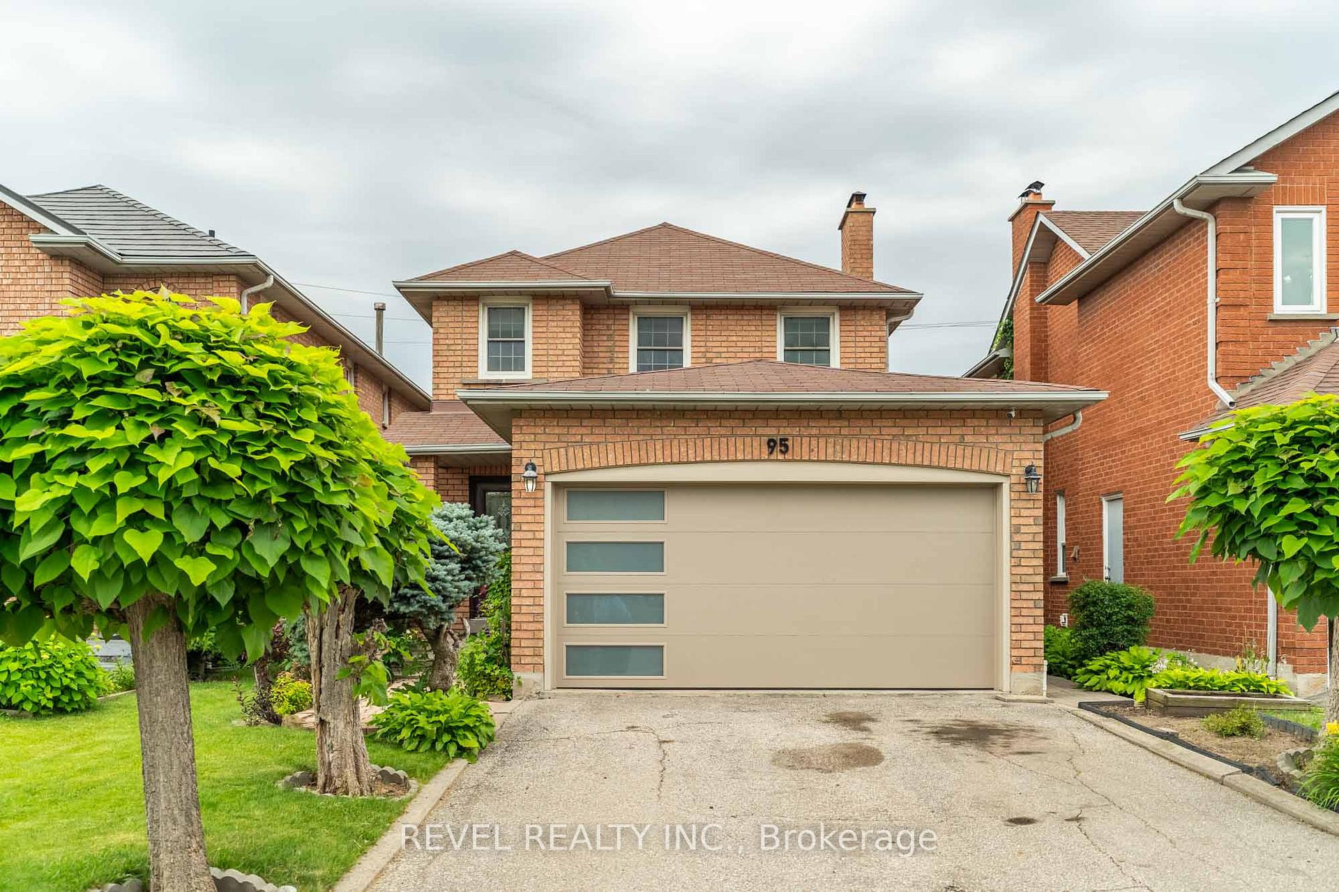 Photo 2 of 95 Cinrickbar Drive, Etobicoke, West Humber-Clairville — HOMEH