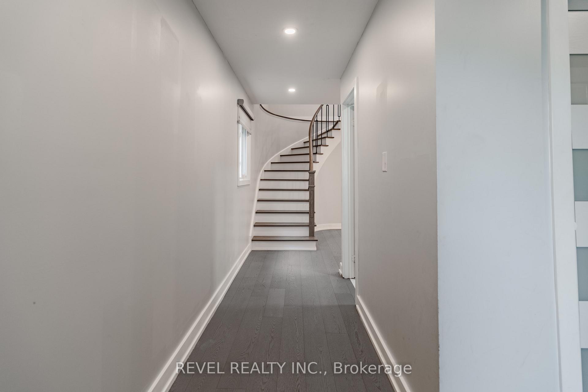 Photo 3 of 95 Cinrickbar Drive, Etobicoke, West Humber-Clairville — HOMEH