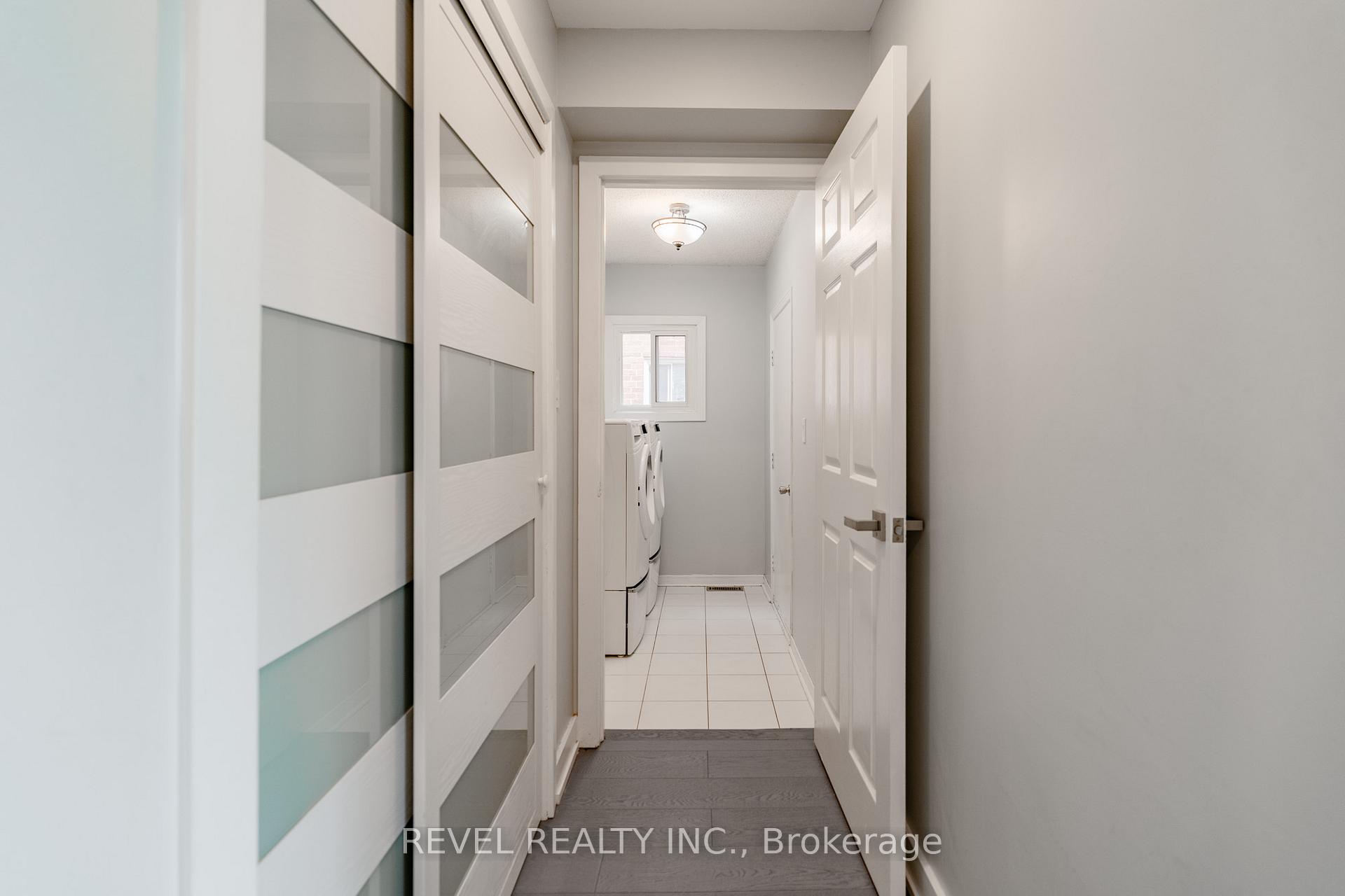Photo 4 of 95 Cinrickbar Drive, Etobicoke, West Humber-Clairville — HOMEH