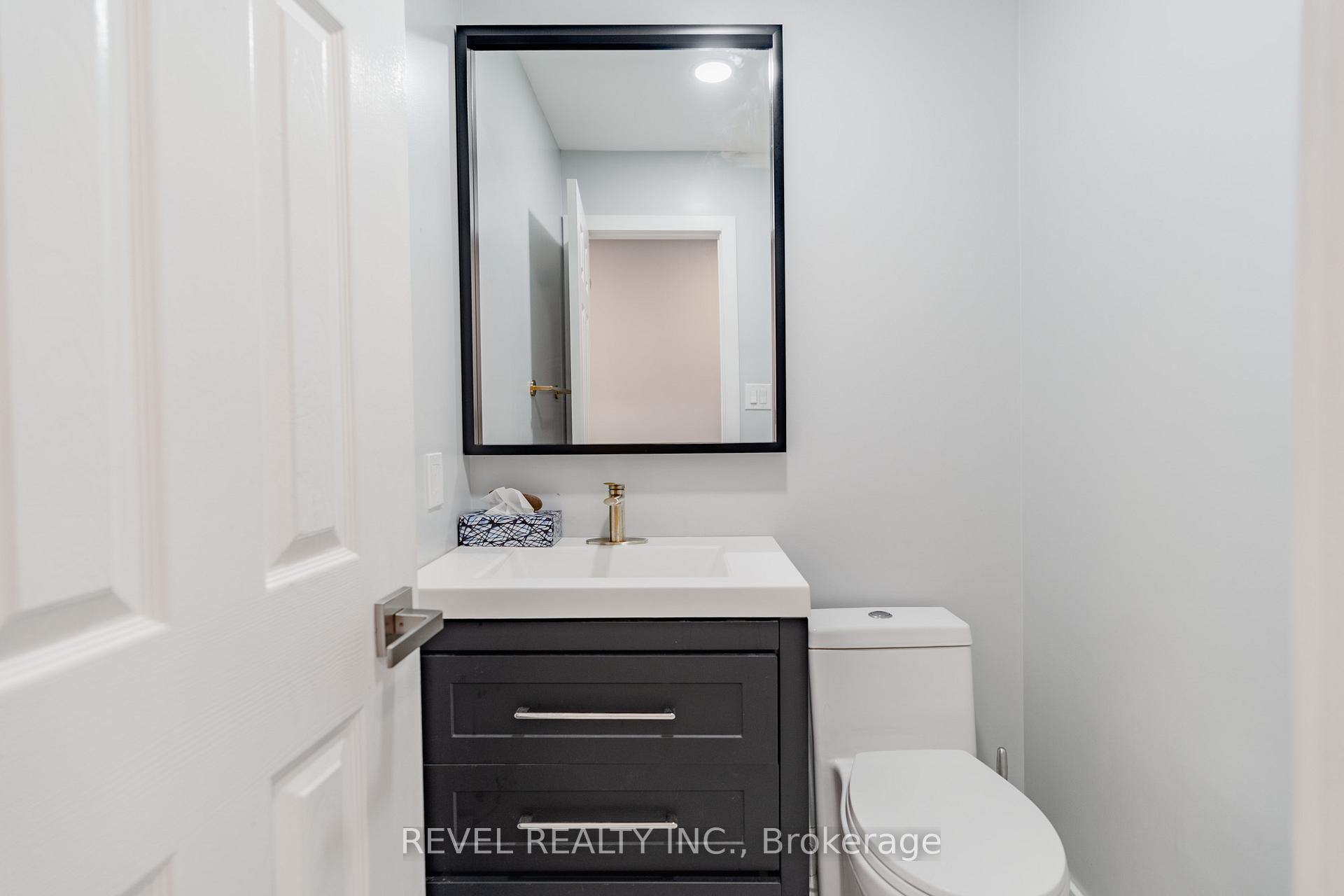 Photo 5 of 95 Cinrickbar Drive, Etobicoke, West Humber-Clairville — HOMEH