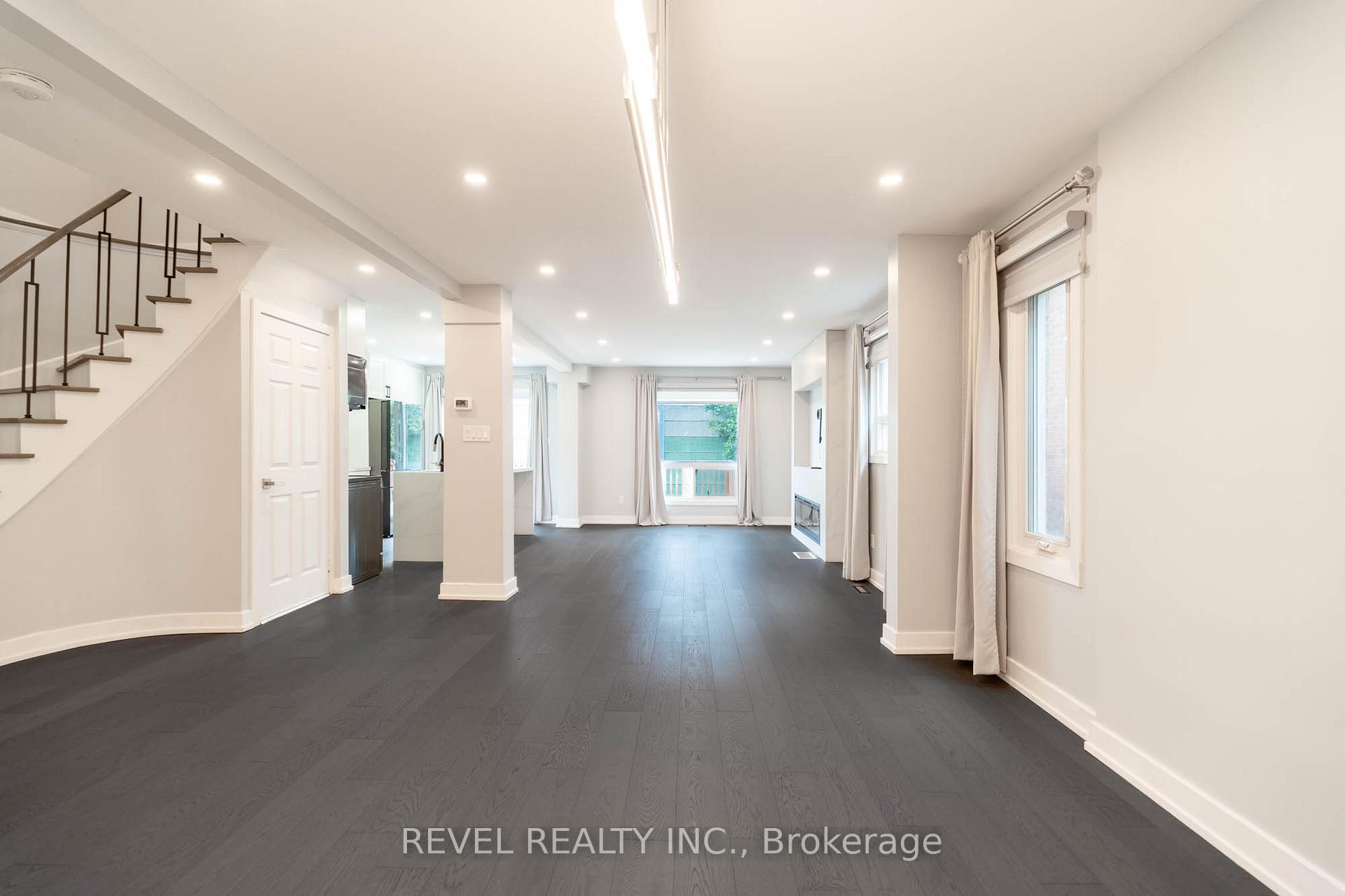 Photo 7 of 95 Cinrickbar Drive, Etobicoke, West Humber-Clairville — HOMEH