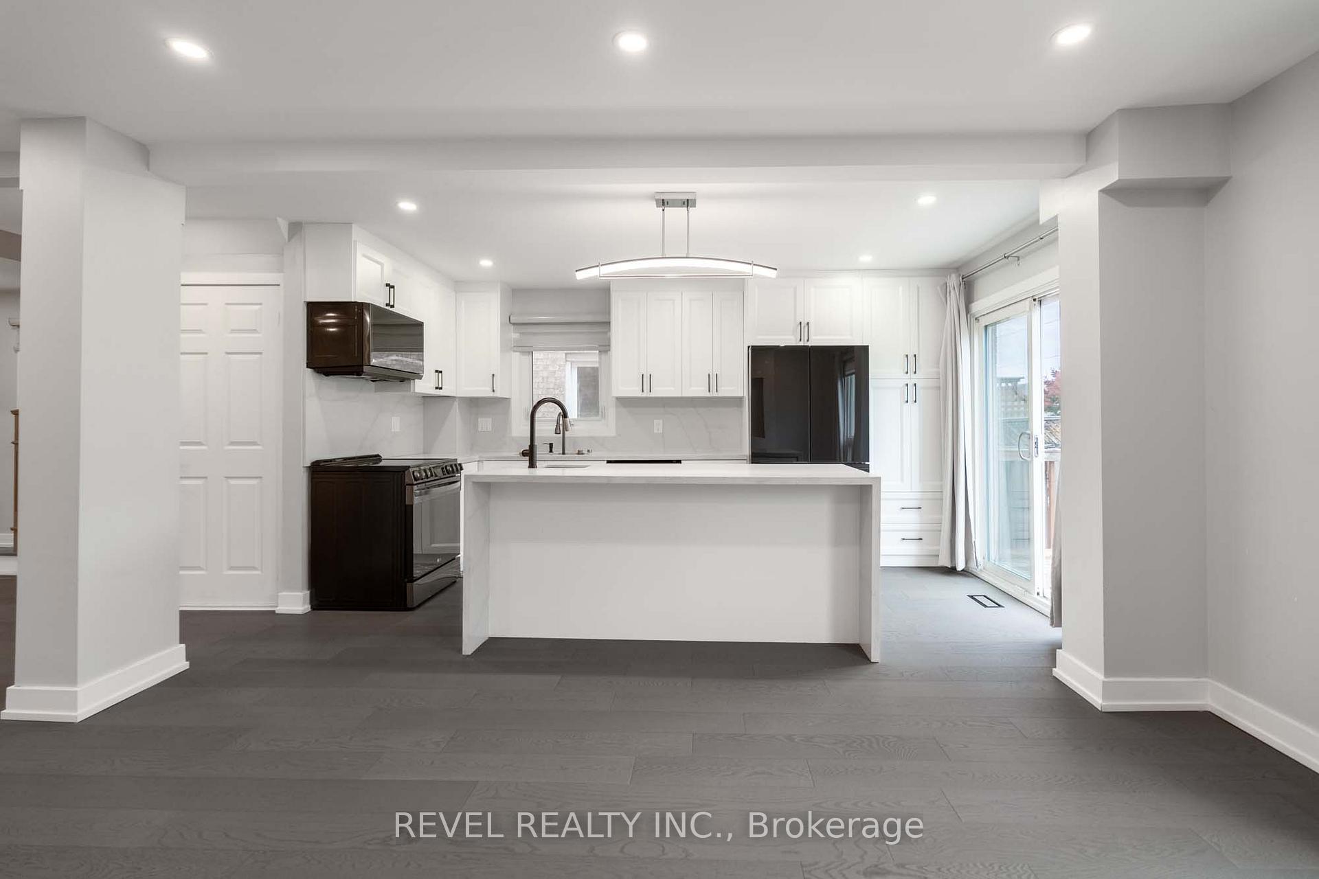 Photo 10 of 95 Cinrickbar Drive, Etobicoke, West Humber-Clairville — HOMEH