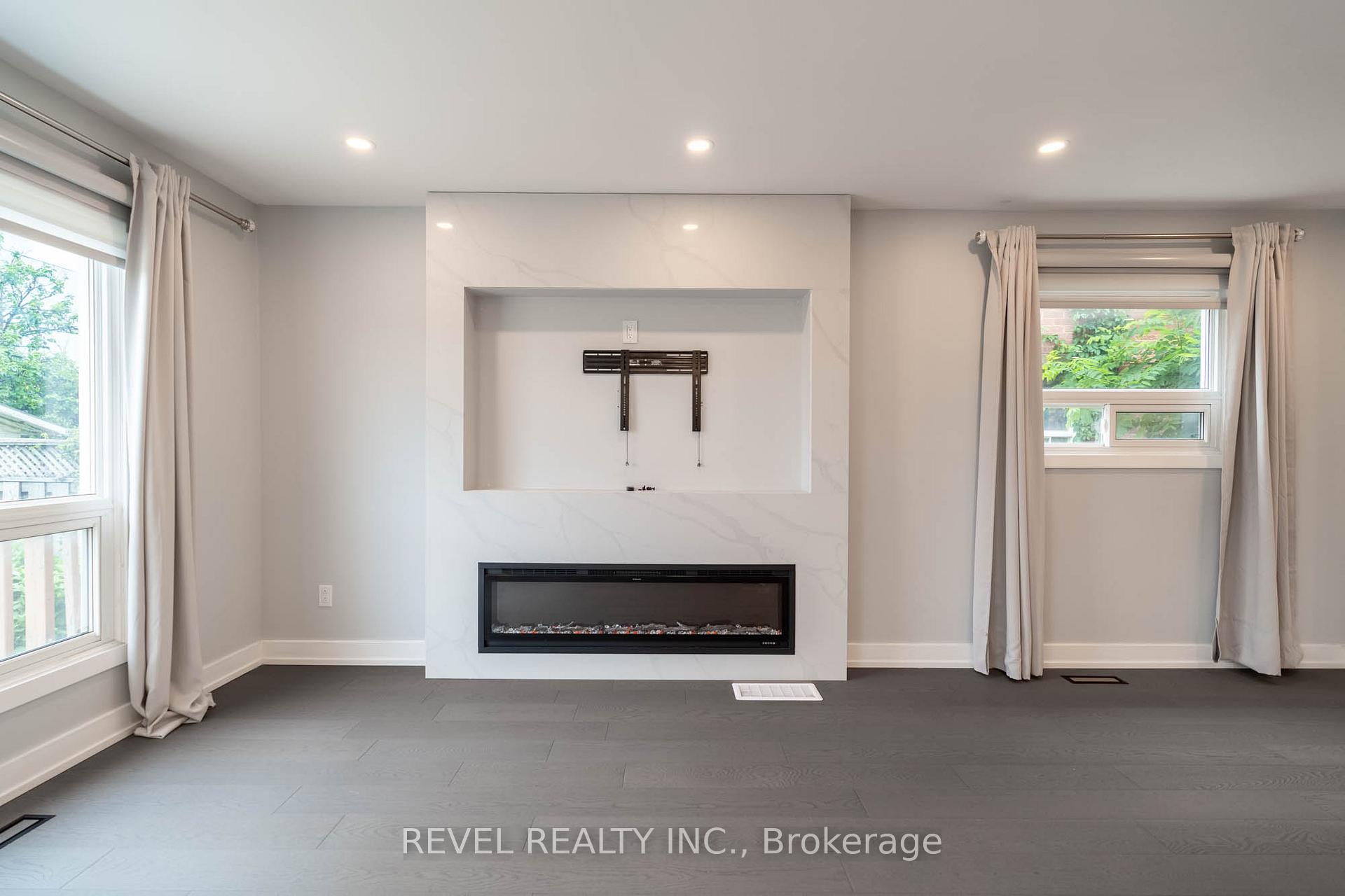 Photo 12 of 95 Cinrickbar Drive, Etobicoke, West Humber-Clairville — HOMEH