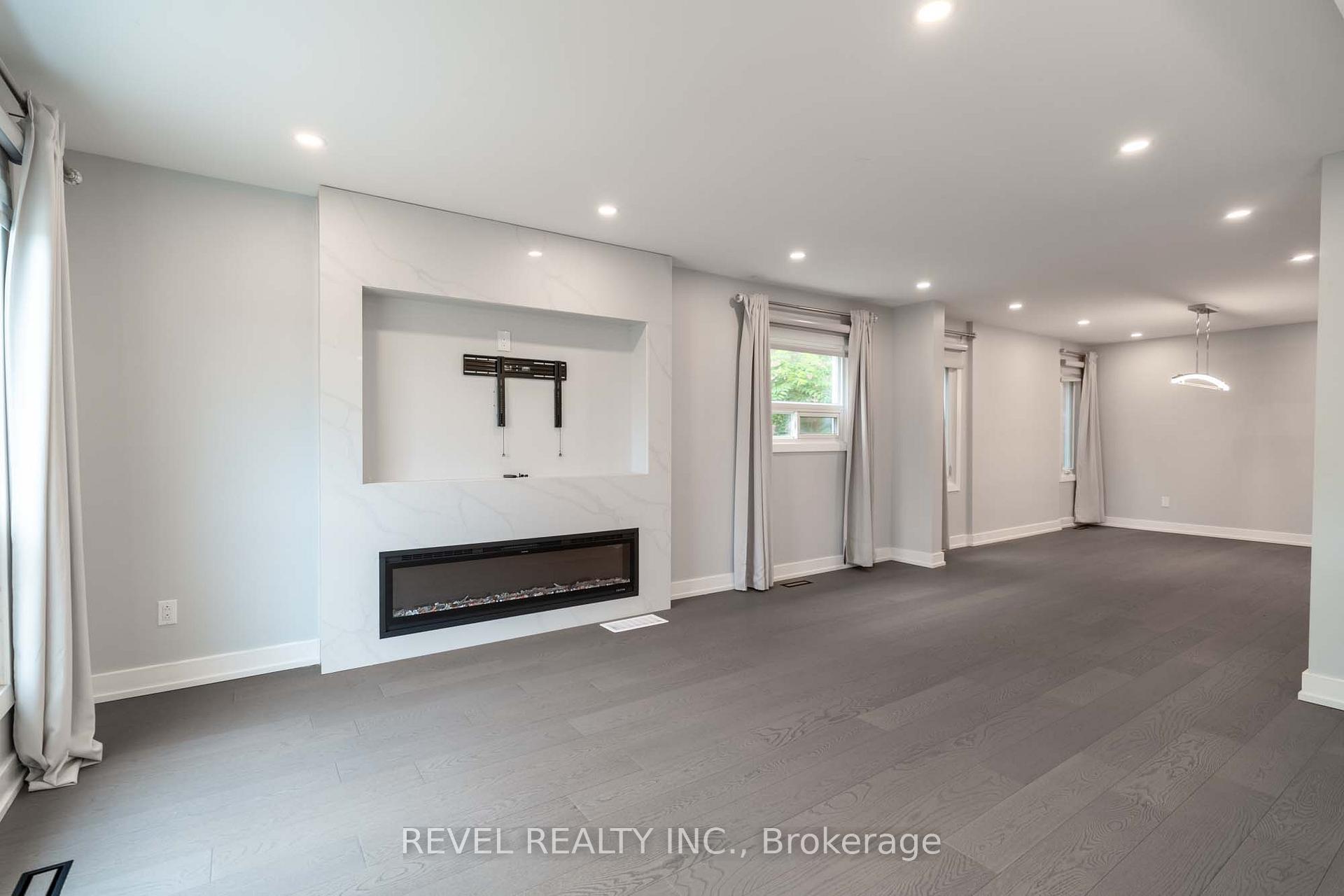 Photo 13 of 95 Cinrickbar Drive, Etobicoke, West Humber-Clairville — HOMEH