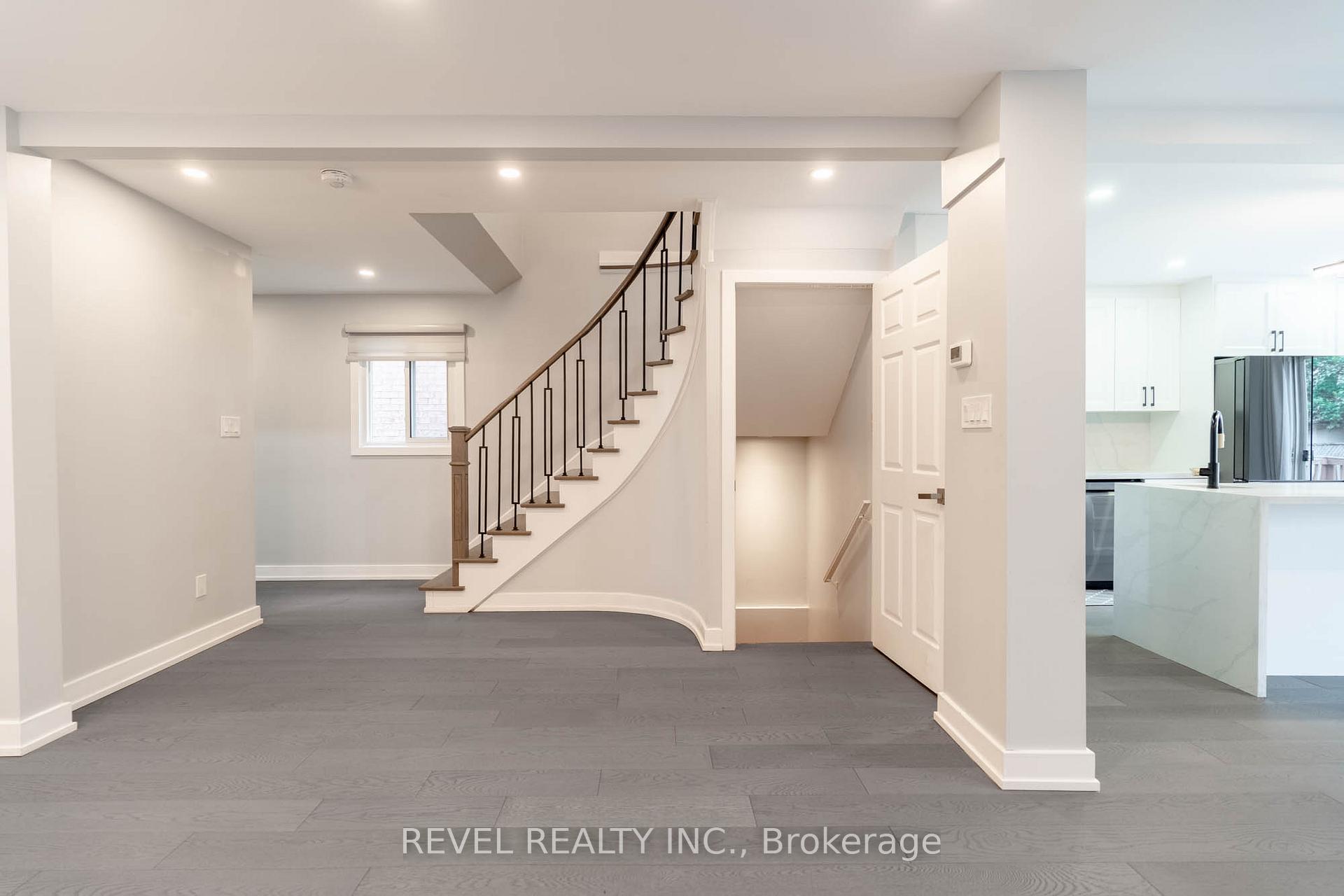 Photo 15 of 95 Cinrickbar Drive, Etobicoke, West Humber-Clairville — HOMEH