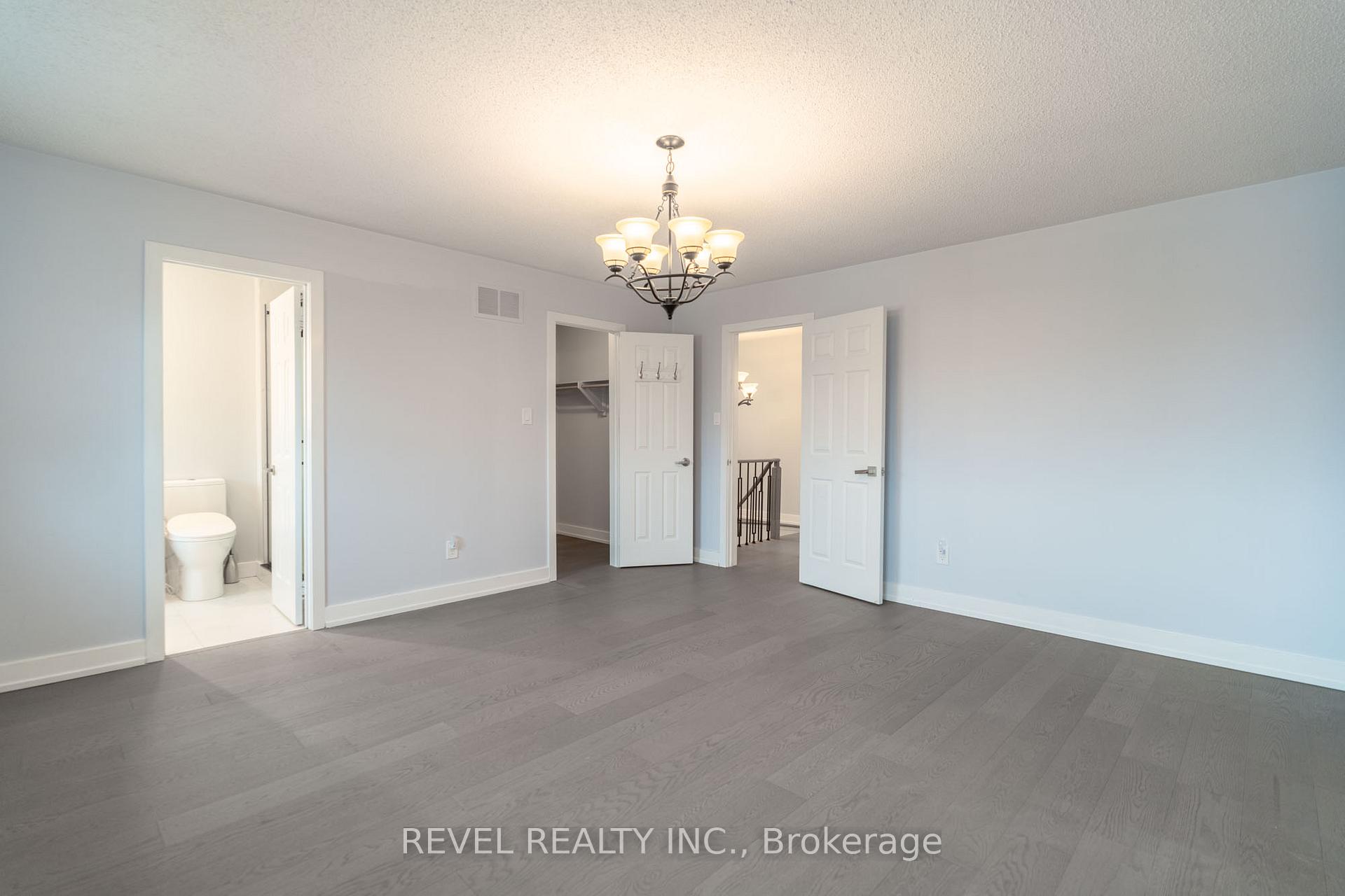 Photo 16 of 95 Cinrickbar Drive, Etobicoke, West Humber-Clairville — HOMEH