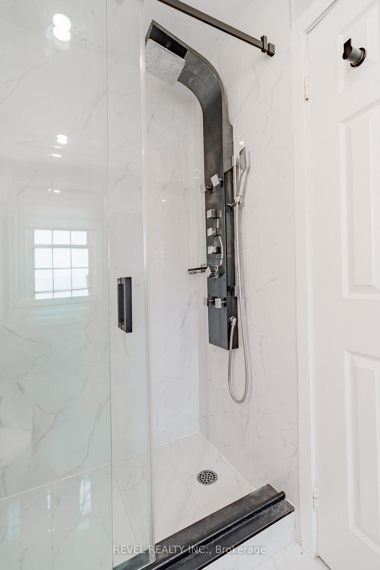 Photo 20 of 95 Cinrickbar Drive, Etobicoke, West Humber-Clairville — HOMEH