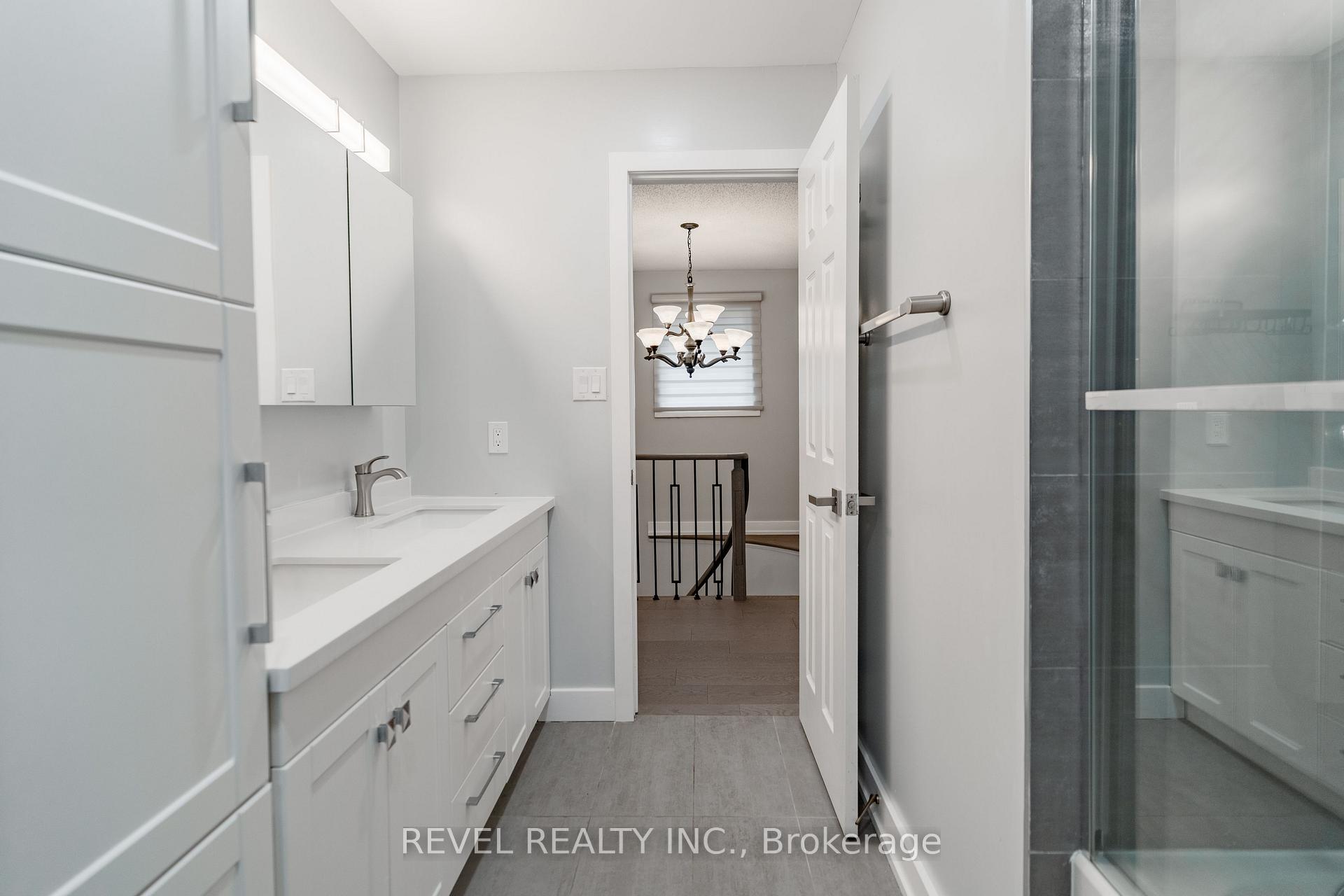 Photo 24 of 95 Cinrickbar Drive, Etobicoke, West Humber-Clairville — HOMEH