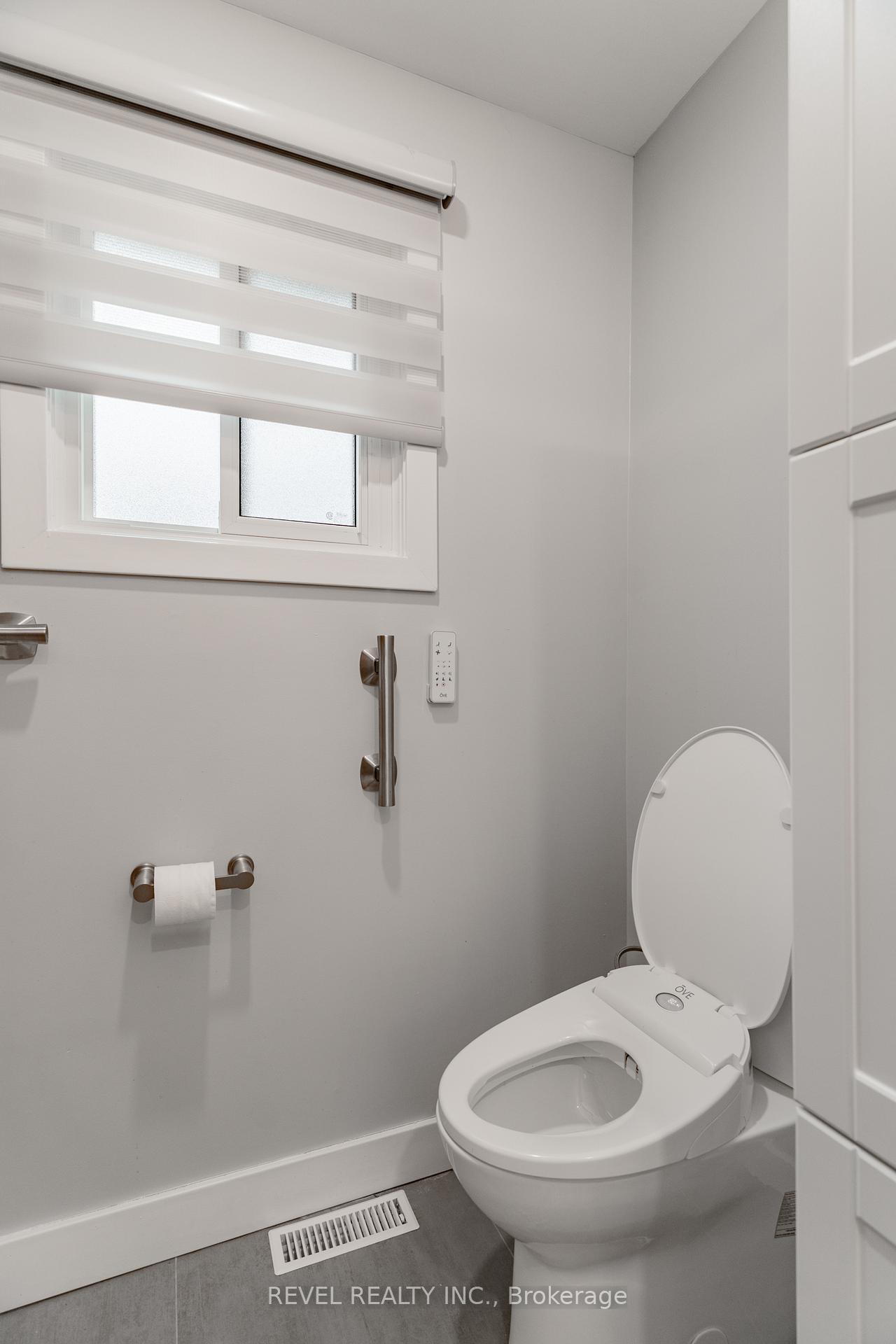 Photo 26 of 95 Cinrickbar Drive, Etobicoke, West Humber-Clairville — HOMEH