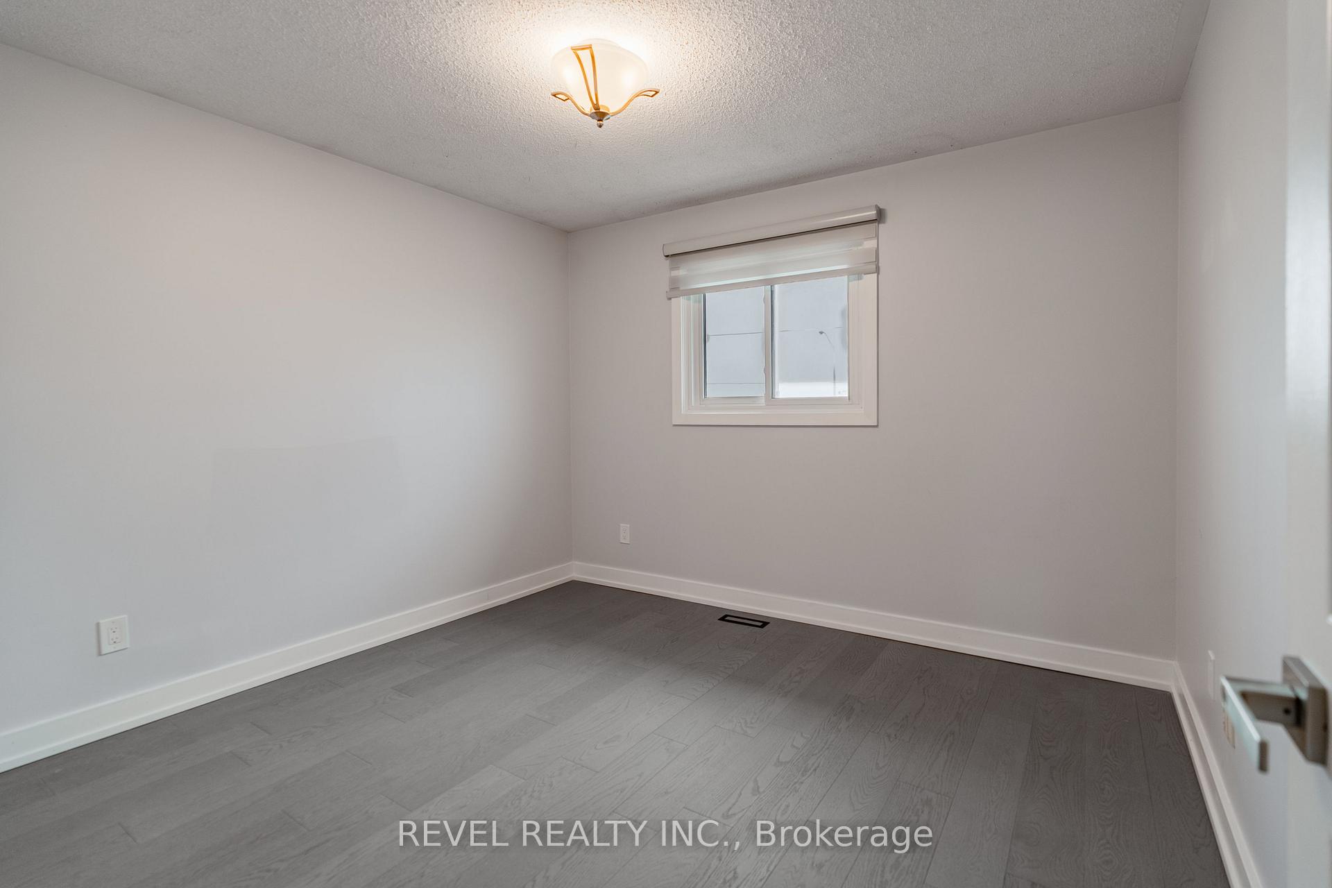 Photo 28 of 95 Cinrickbar Drive, Etobicoke, West Humber-Clairville — HOMEH
