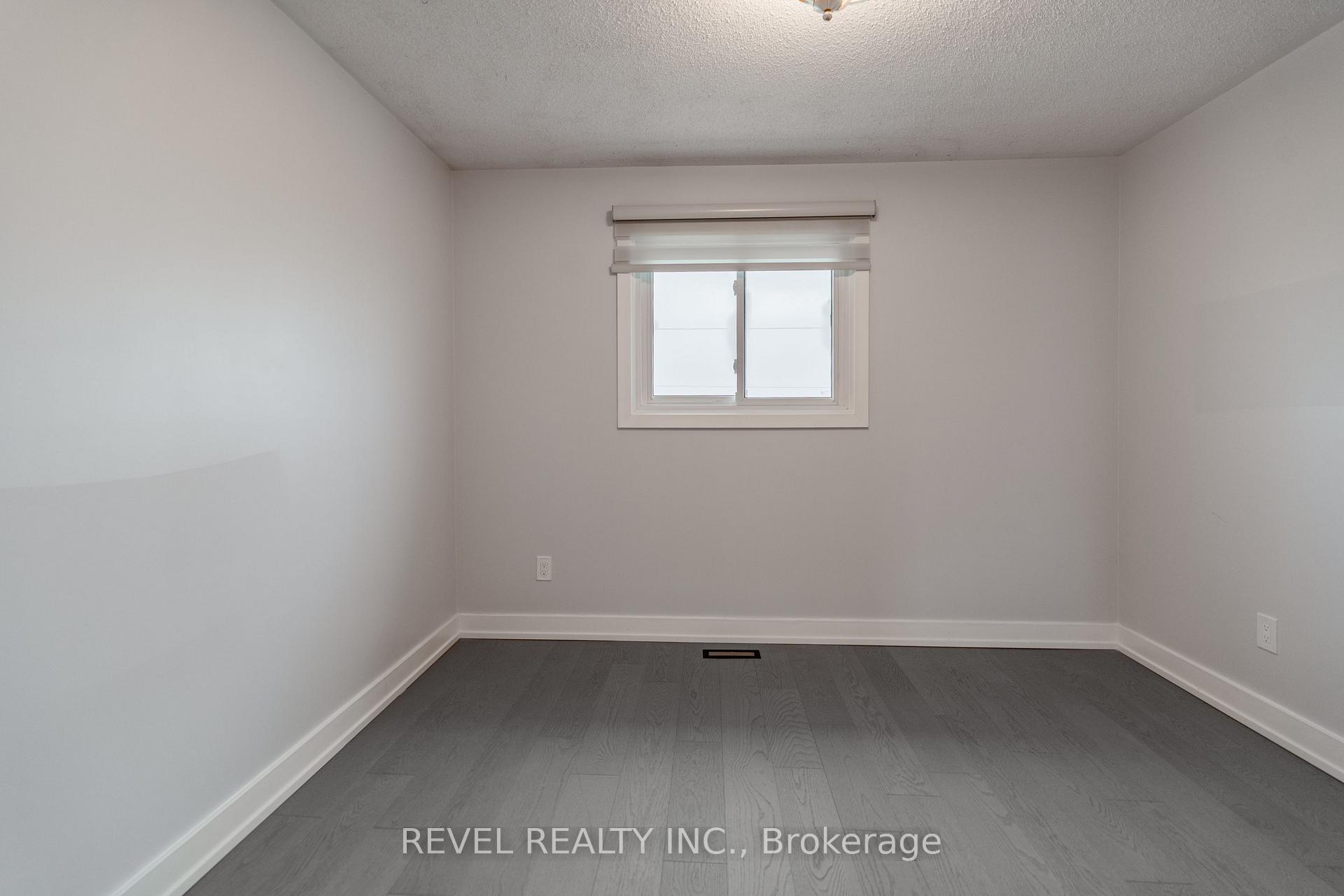 Photo 29 of 95 Cinrickbar Drive, Etobicoke, West Humber-Clairville — HOMEH