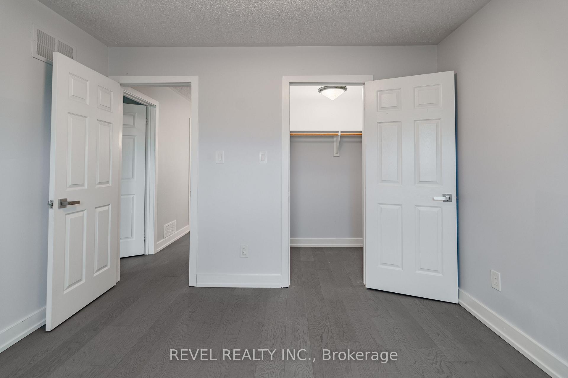 Photo 30 of 95 Cinrickbar Drive, Etobicoke, West Humber-Clairville — HOMEH