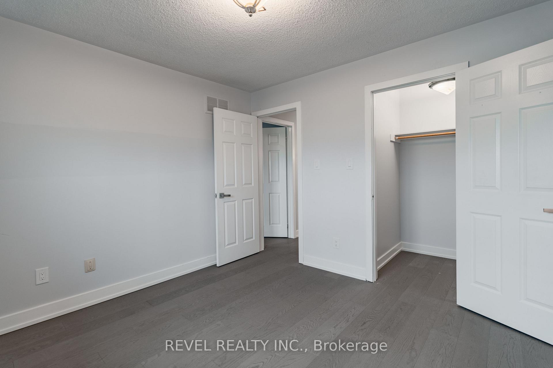 Photo 31 of 95 Cinrickbar Drive, Etobicoke, West Humber-Clairville — HOMEH