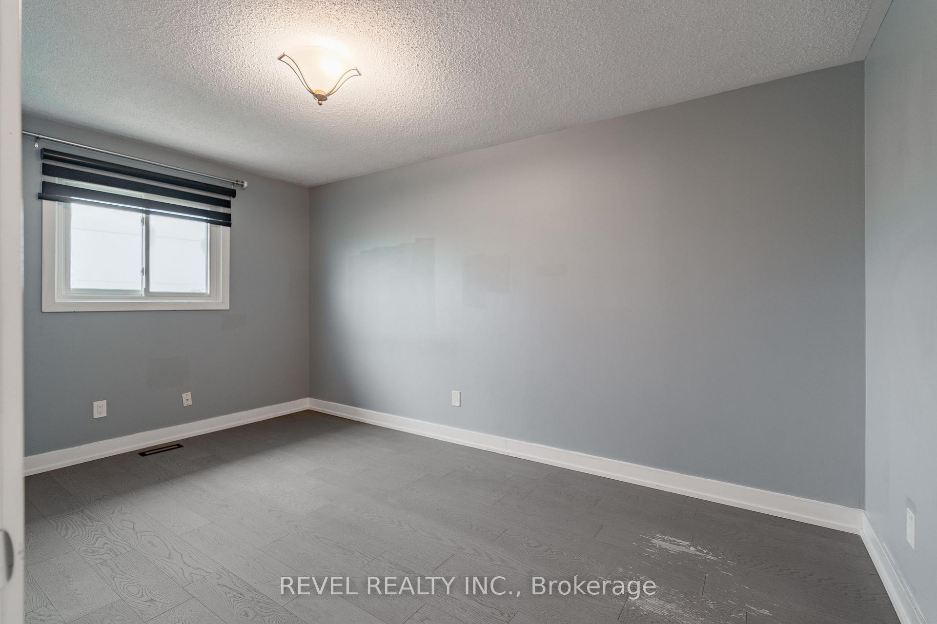 Photo 34 of 95 Cinrickbar Drive, Etobicoke, West Humber-Clairville — HOMEH