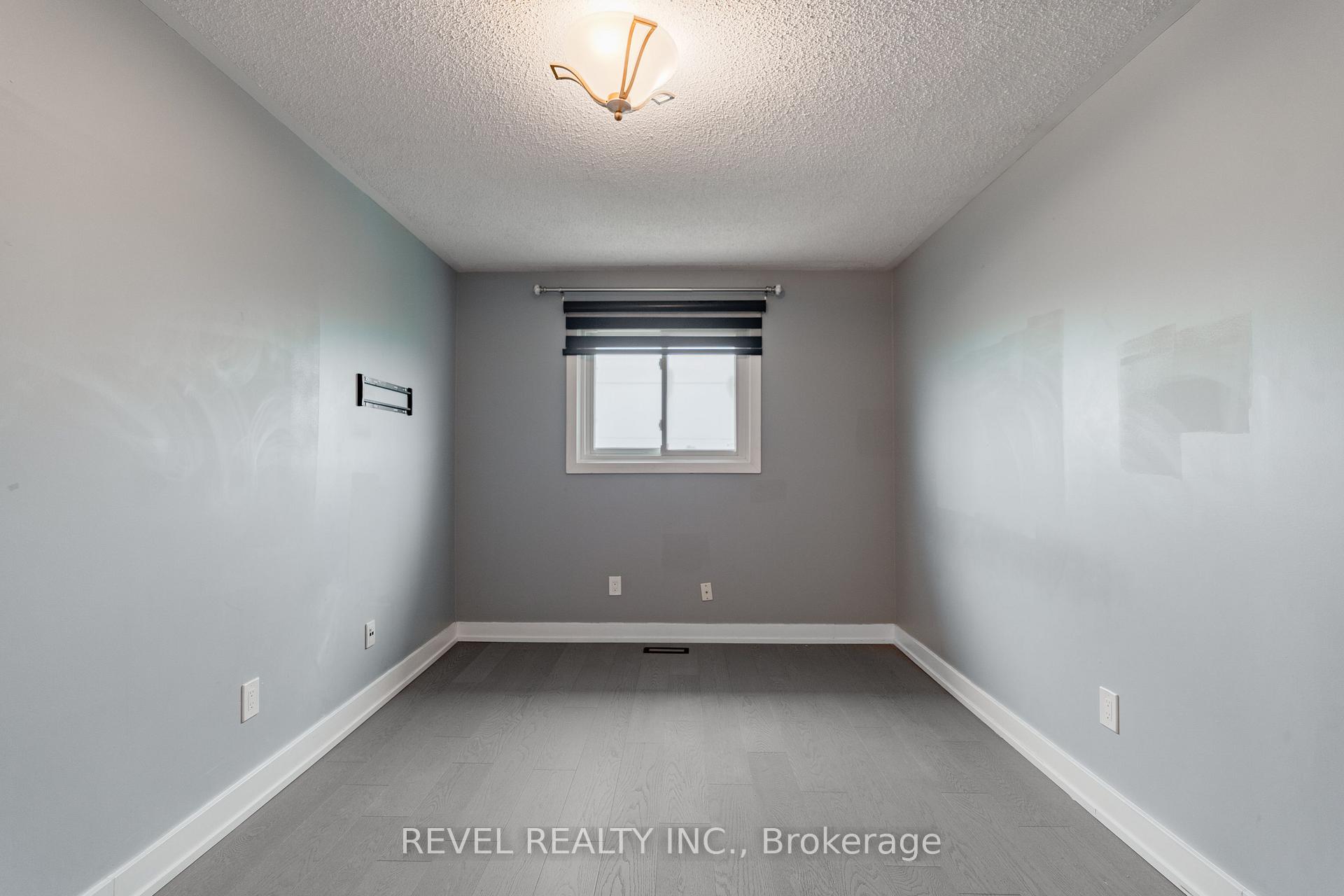 Photo 35 of 95 Cinrickbar Drive, Etobicoke, West Humber-Clairville — HOMEH