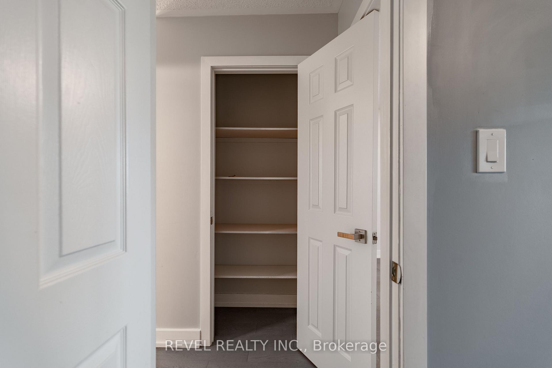 Photo 36 of 95 Cinrickbar Drive, Etobicoke, West Humber-Clairville — HOMEH