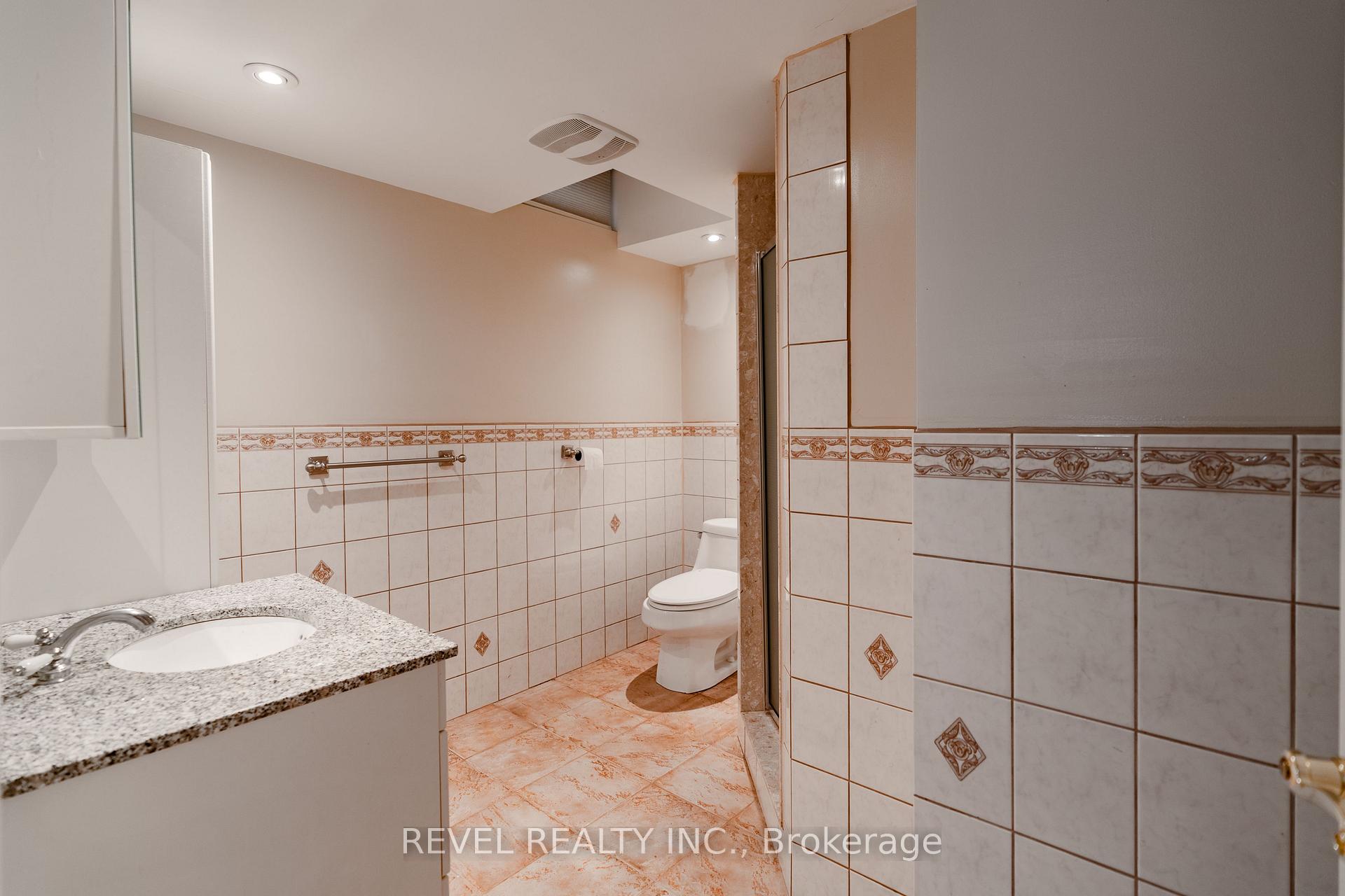 Photo 37 of 95 Cinrickbar Drive, Etobicoke, West Humber-Clairville — HOMEH