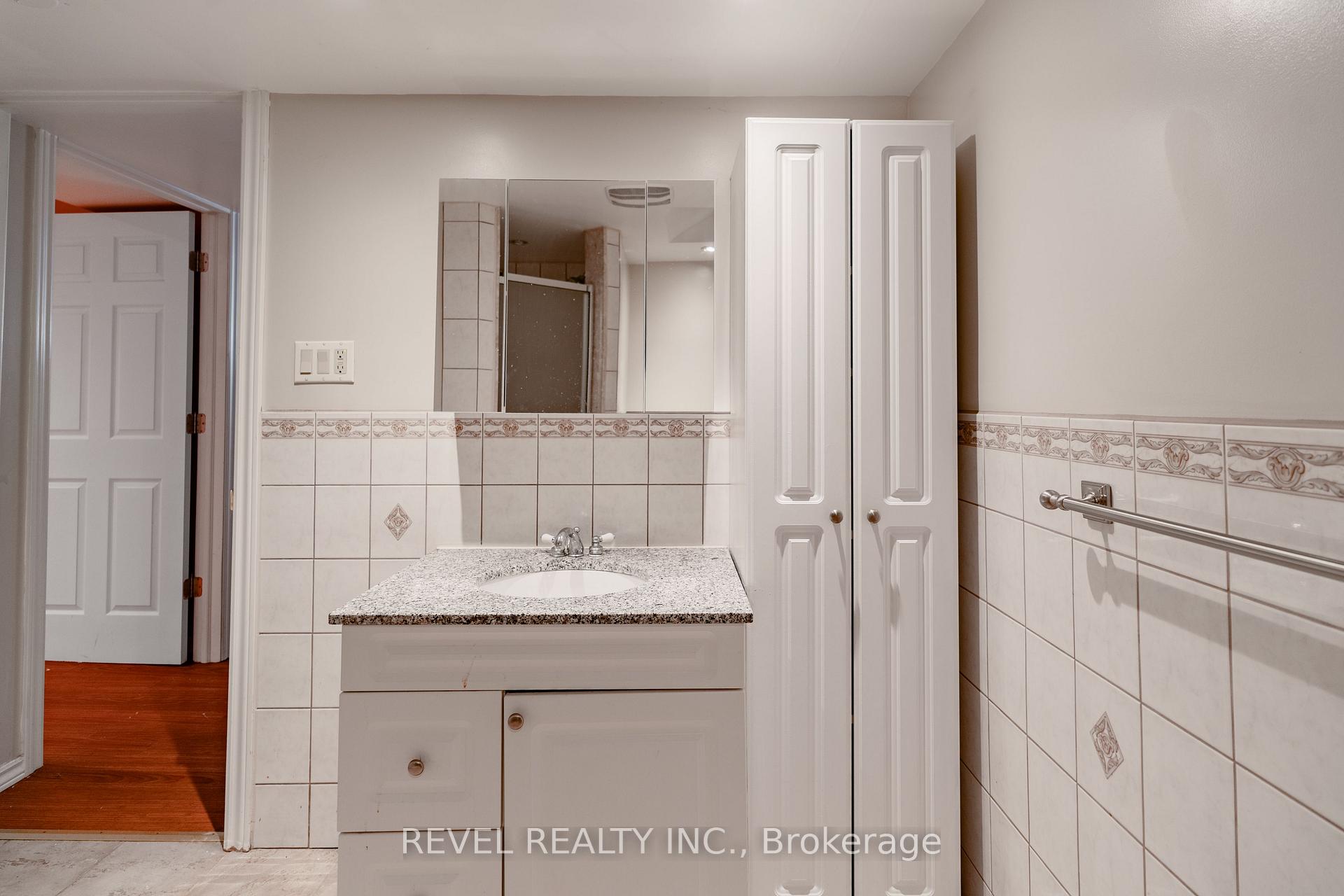 Photo 38 of 95 Cinrickbar Drive, Etobicoke, West Humber-Clairville — HOMEH