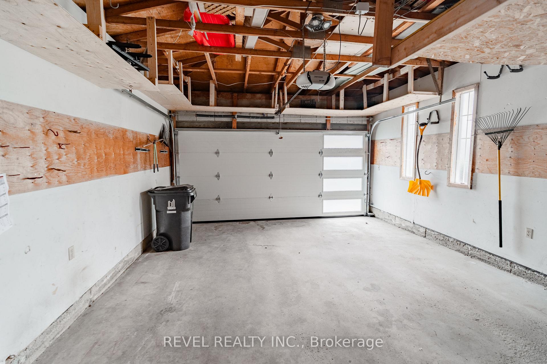 Photo 40 of 95 Cinrickbar Drive, Etobicoke, West Humber-Clairville — HOMEH