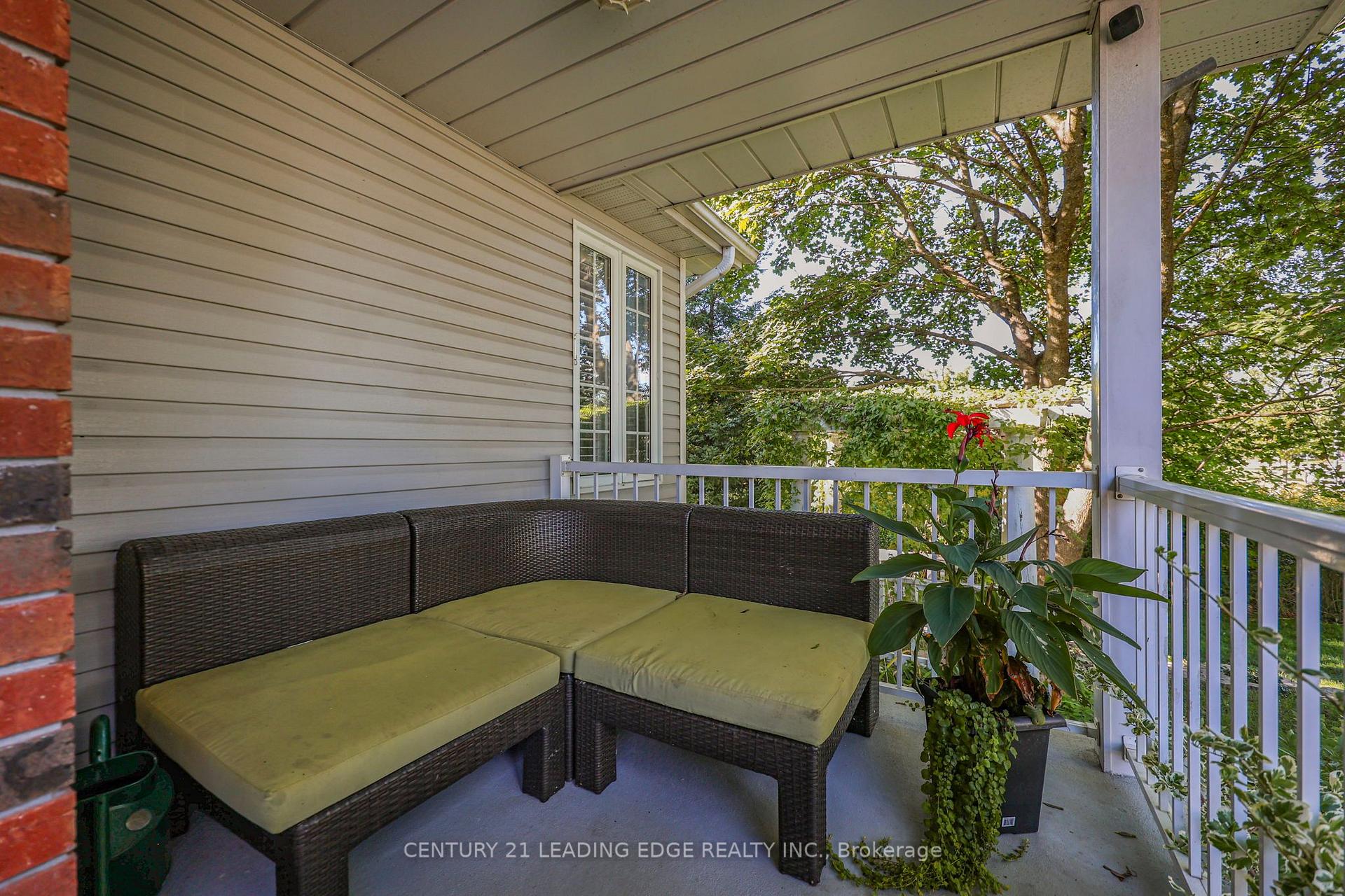 Photo 4 of 102 Second Avenue, Uxbridge — HOMEH
