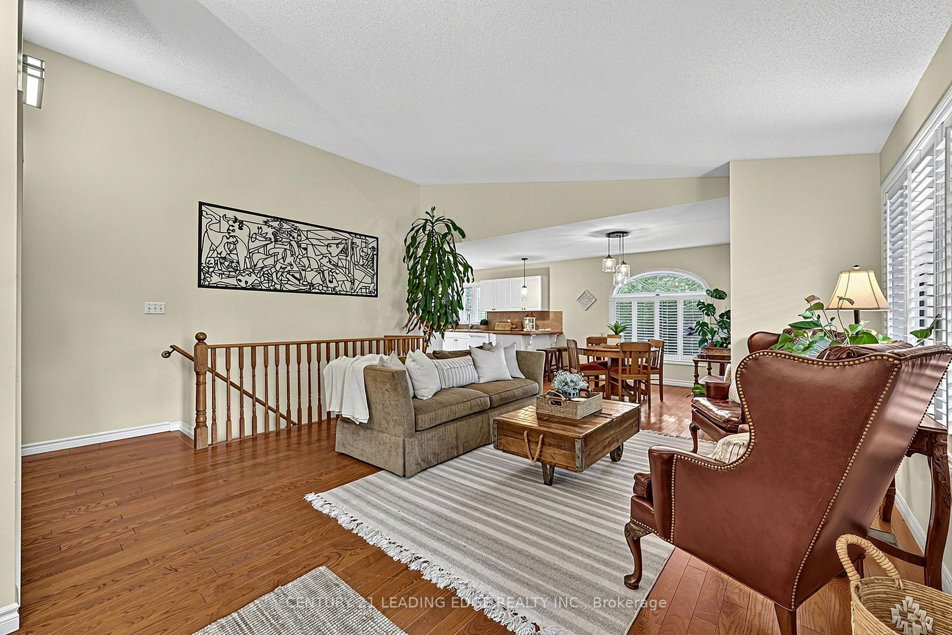 Photo 6 of 102 Second Avenue, Uxbridge — HOMEH