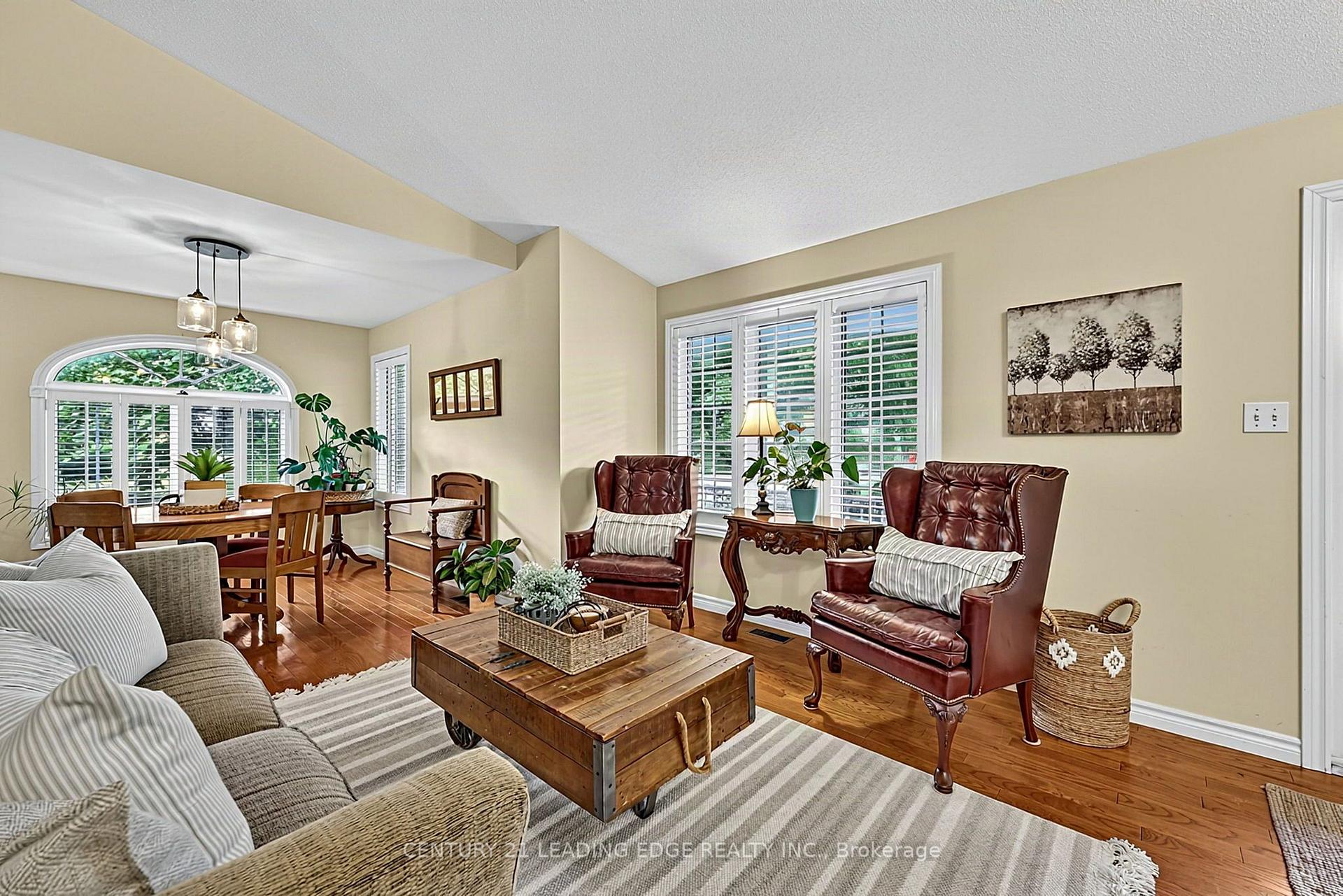 Photo 8 of 102 Second Avenue, Uxbridge — HOMEH