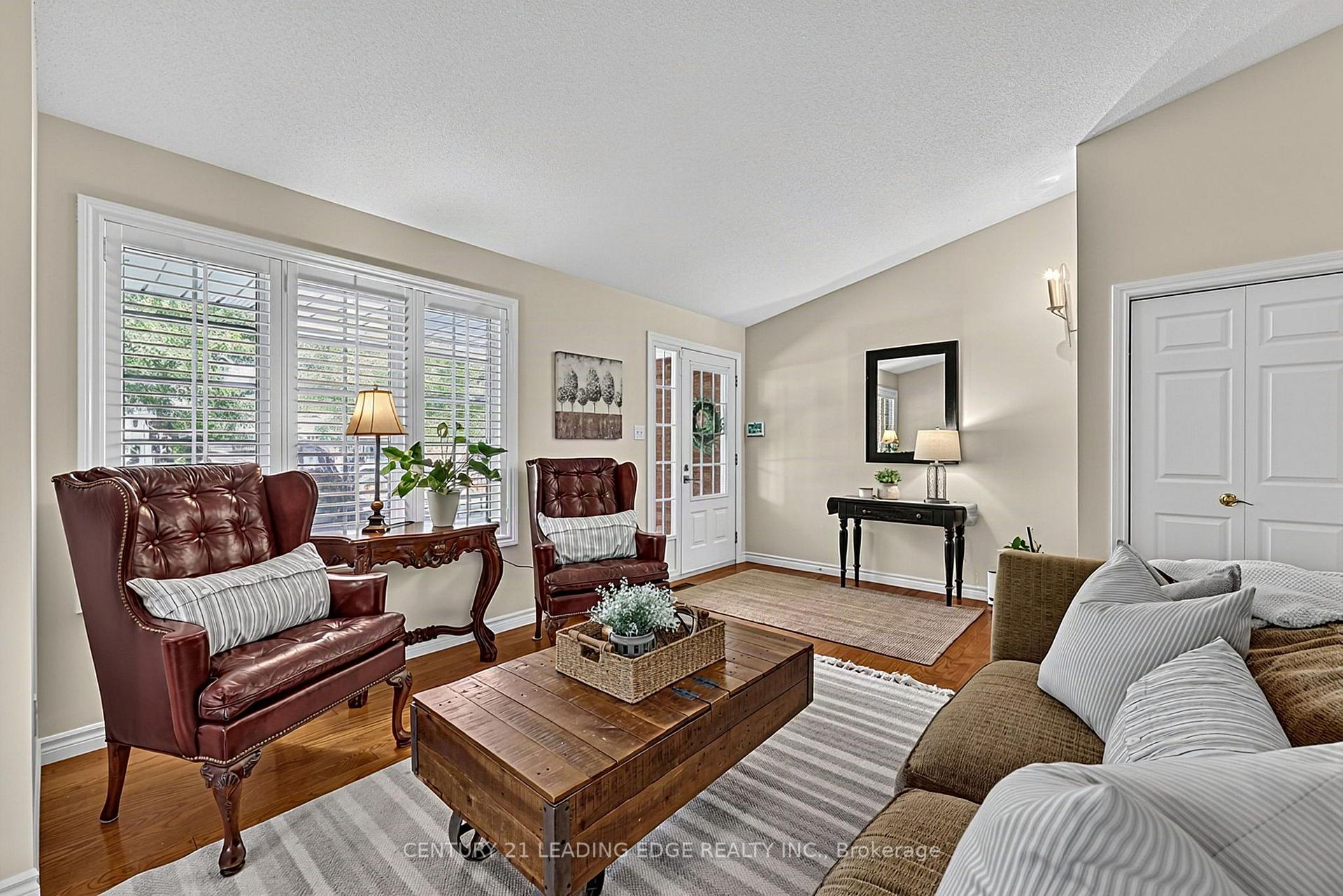 Photo 9 of 102 Second Avenue, Uxbridge — HOMEH