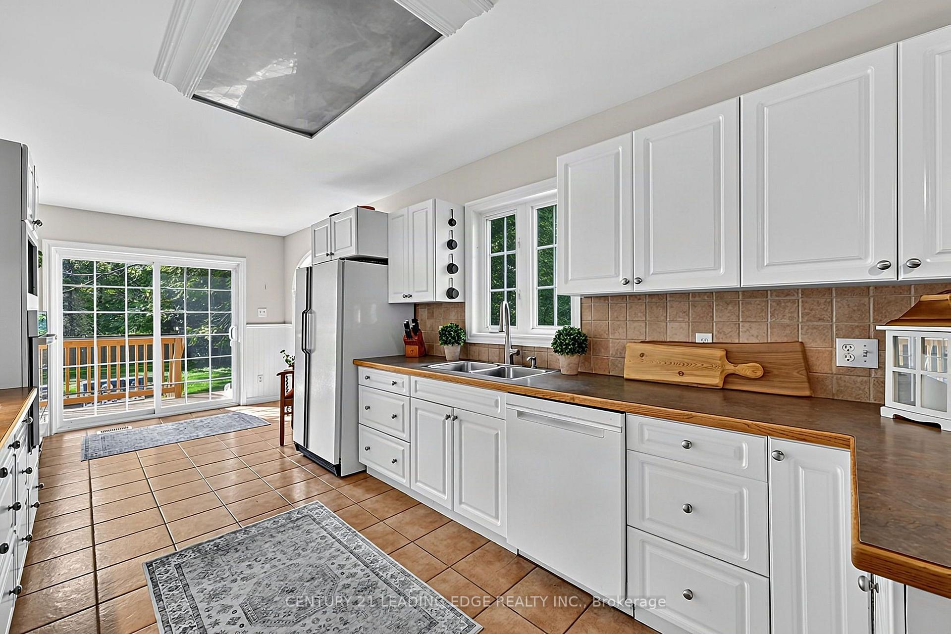 Photo 14 of 102 Second Avenue, Uxbridge — HOMEH