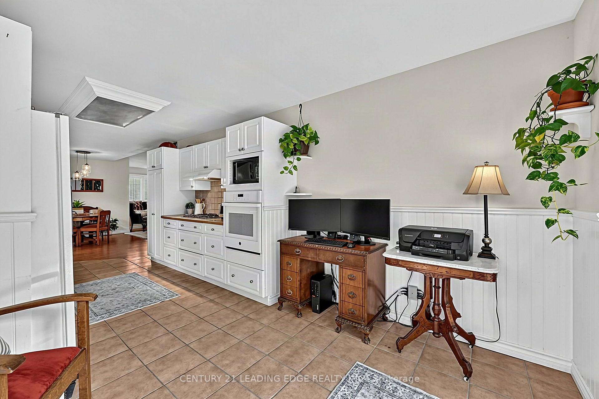 Photo 17 of 102 Second Avenue, Uxbridge — HOMEH