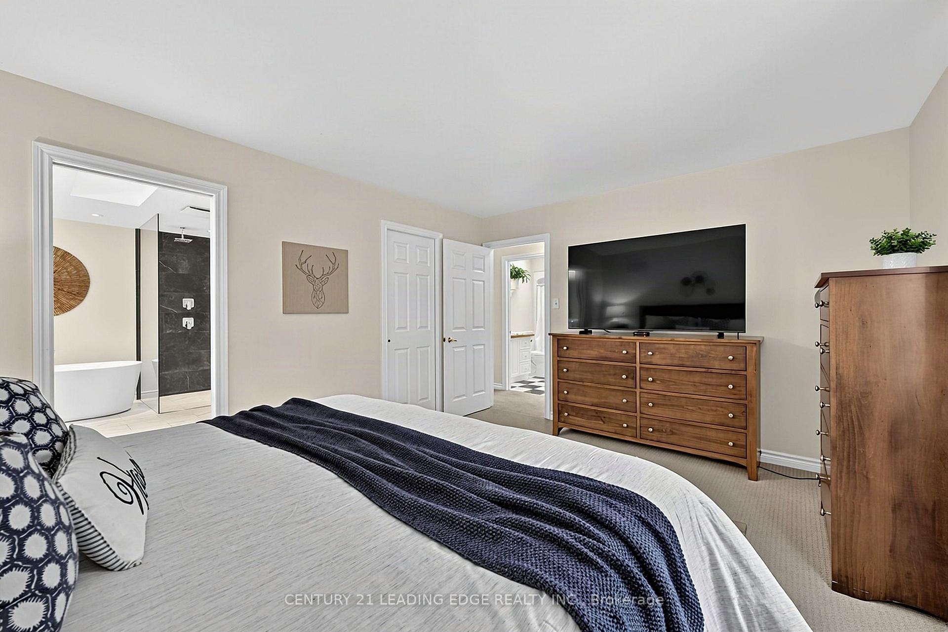 Photo 22 of 102 Second Avenue, Uxbridge — HOMEH