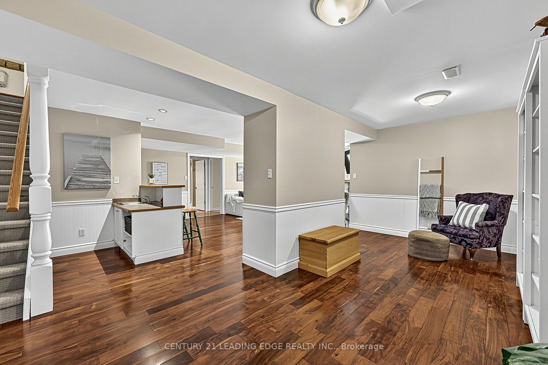 Photo 32 of 102 Second Avenue, Uxbridge — HOMEH
