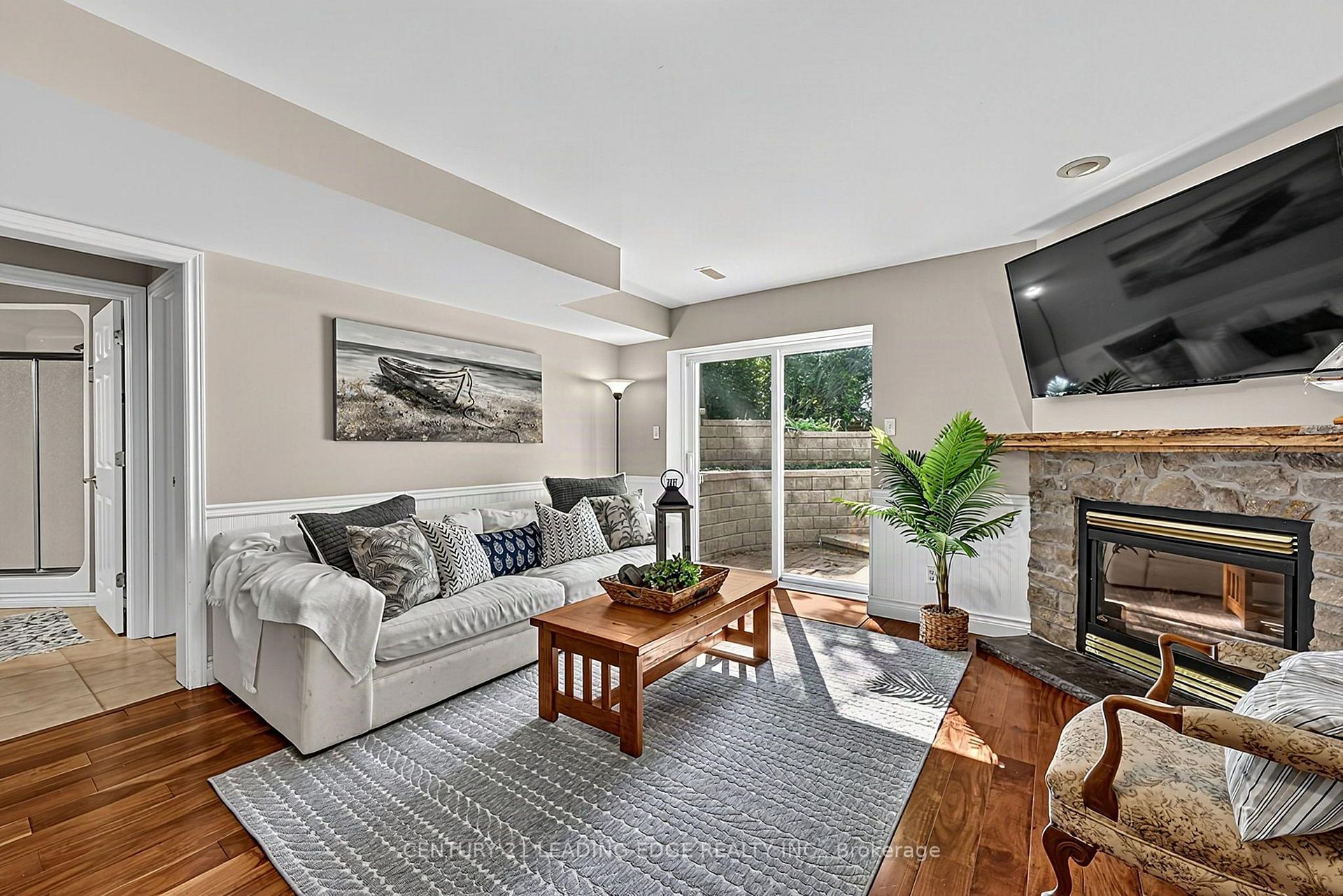 Photo 35 of 102 Second Avenue, Uxbridge — HOMEH