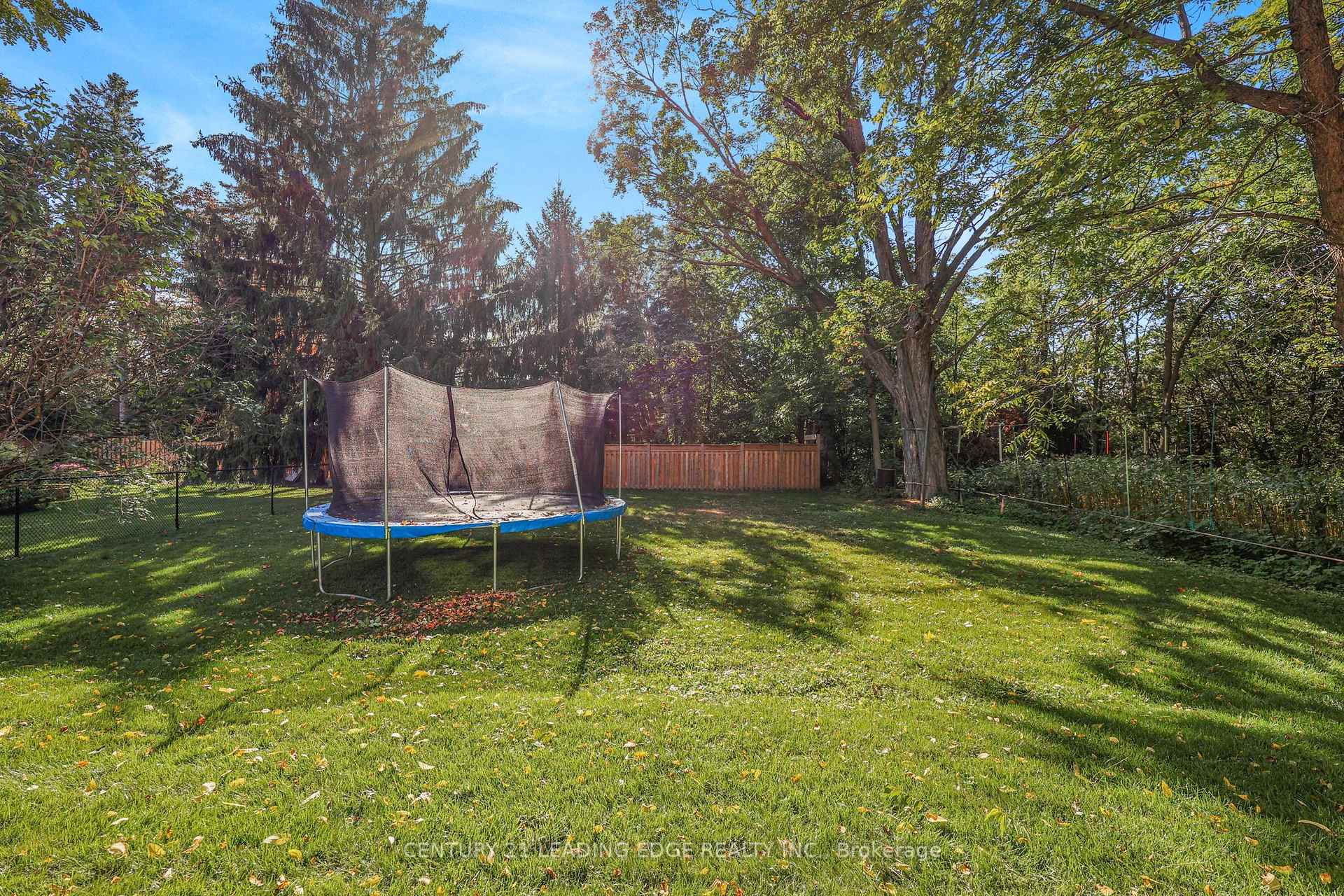 Photo 42 of 102 Second Avenue, Uxbridge — HOMEH
